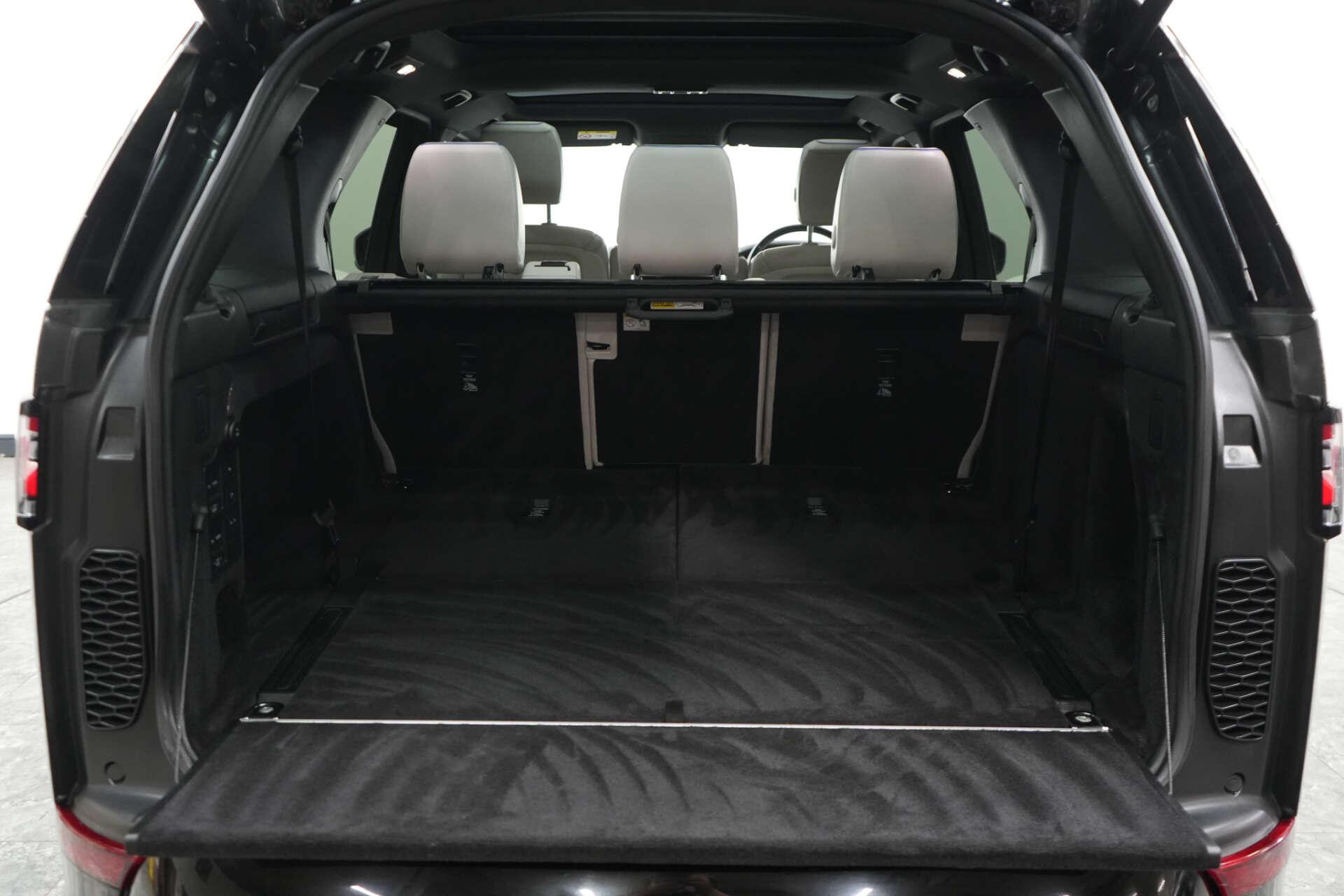 Land Rover Discovery 3 view 11