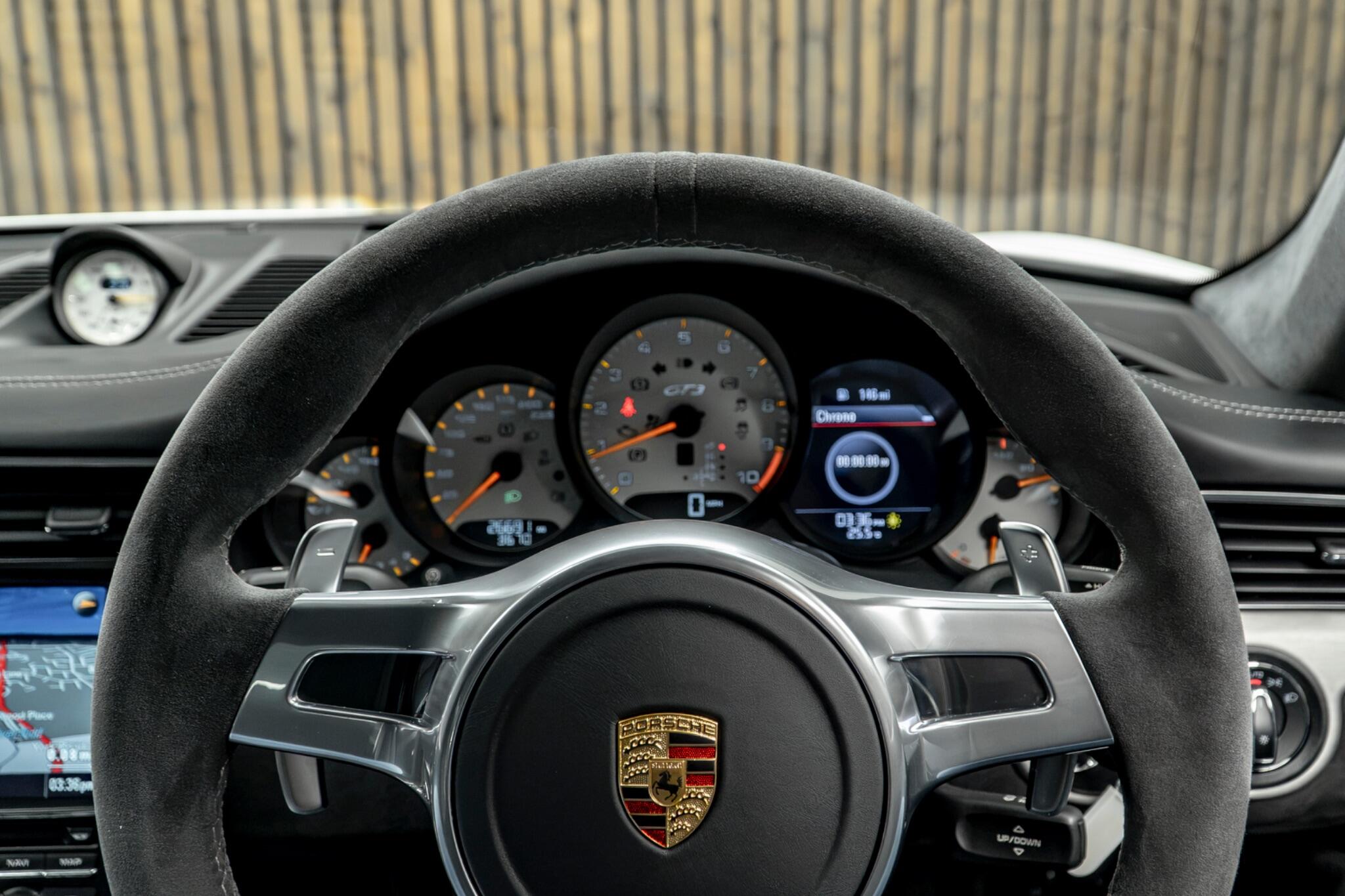 Porsche 911 view 37