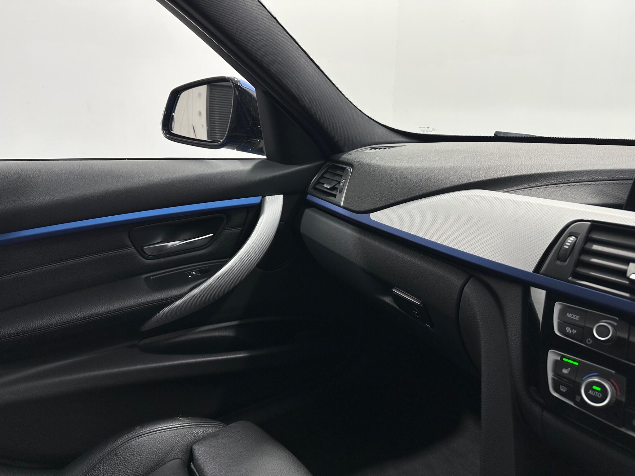 BMW 3 Series view 26