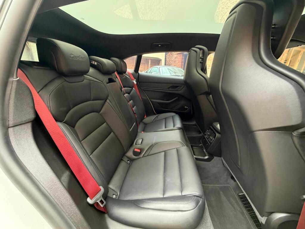 Porsche Taycan view 16