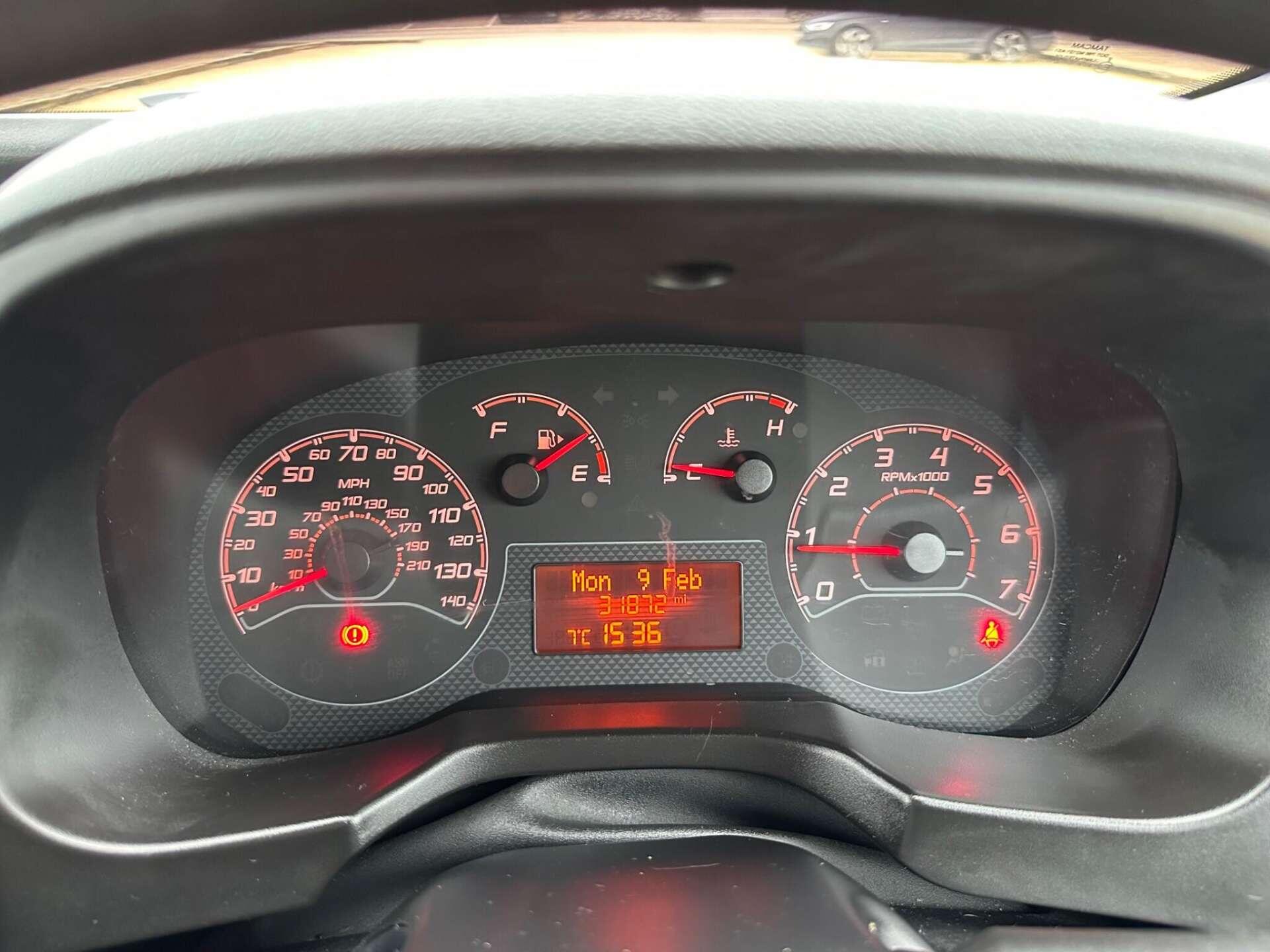 Fiat Fiorino view 11