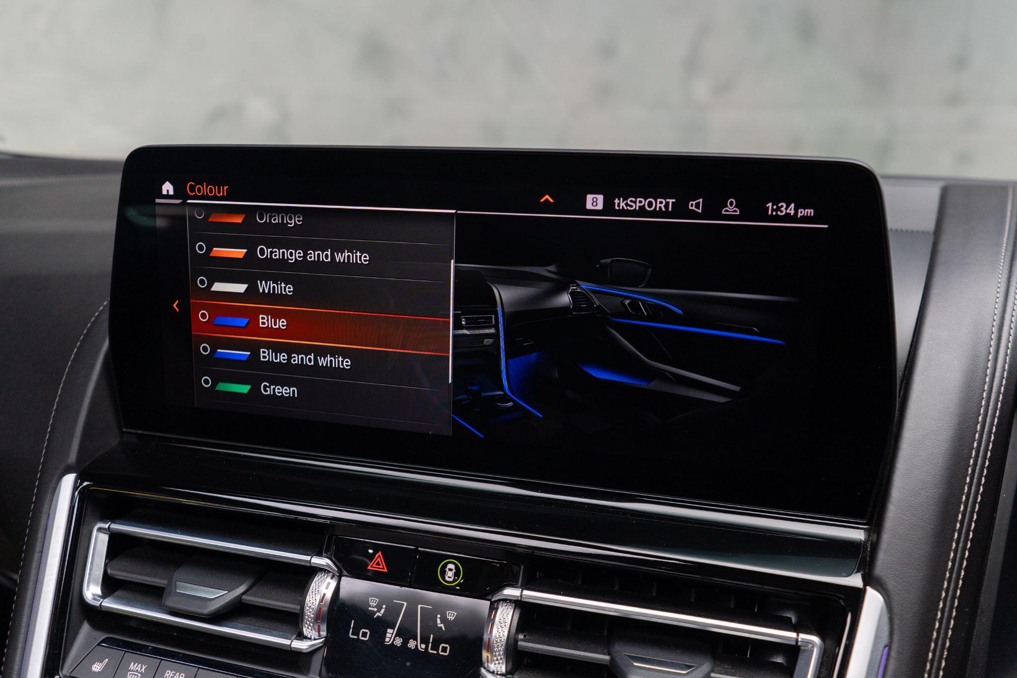 BMW 8 Series view 33