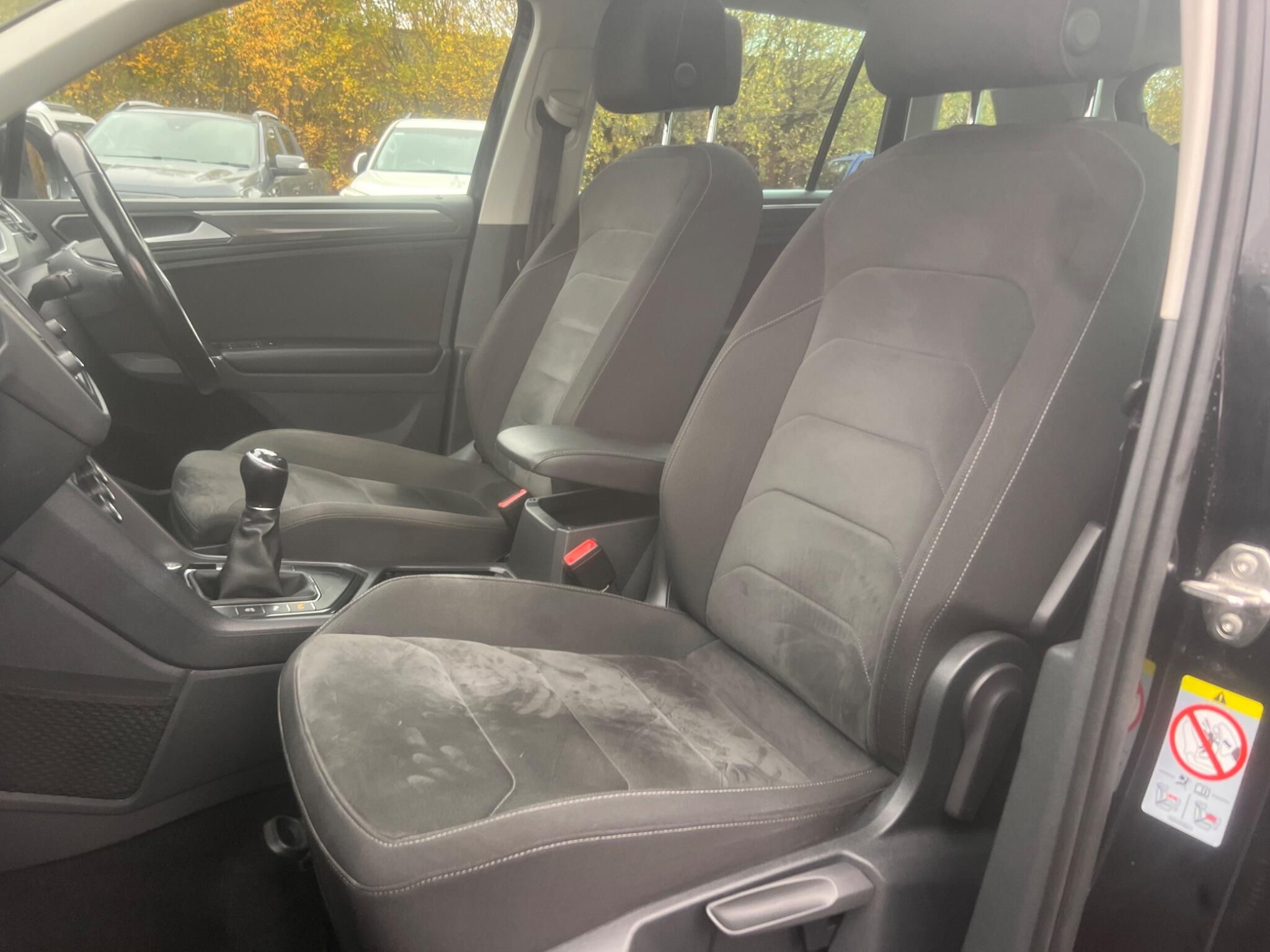 2017 Volkswagen Tiguan 2.0 TDI BlueMotion Tech SEL Euro 6 (s/s) 5dr • 52,000 miles image 23
