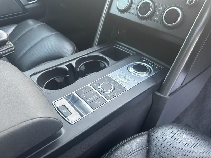 Land Rover Discovery 3 view 36