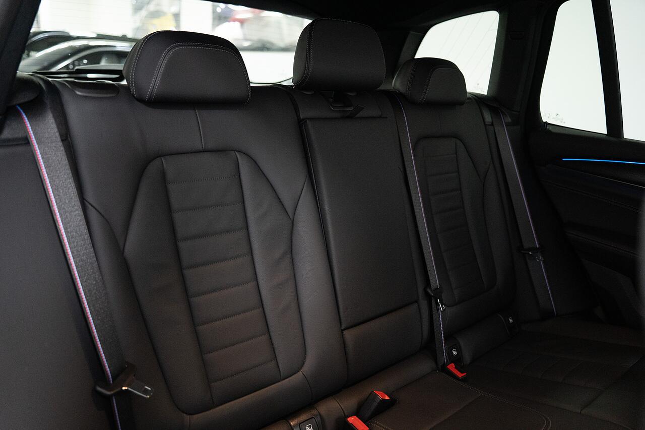 BMW X3 view 24