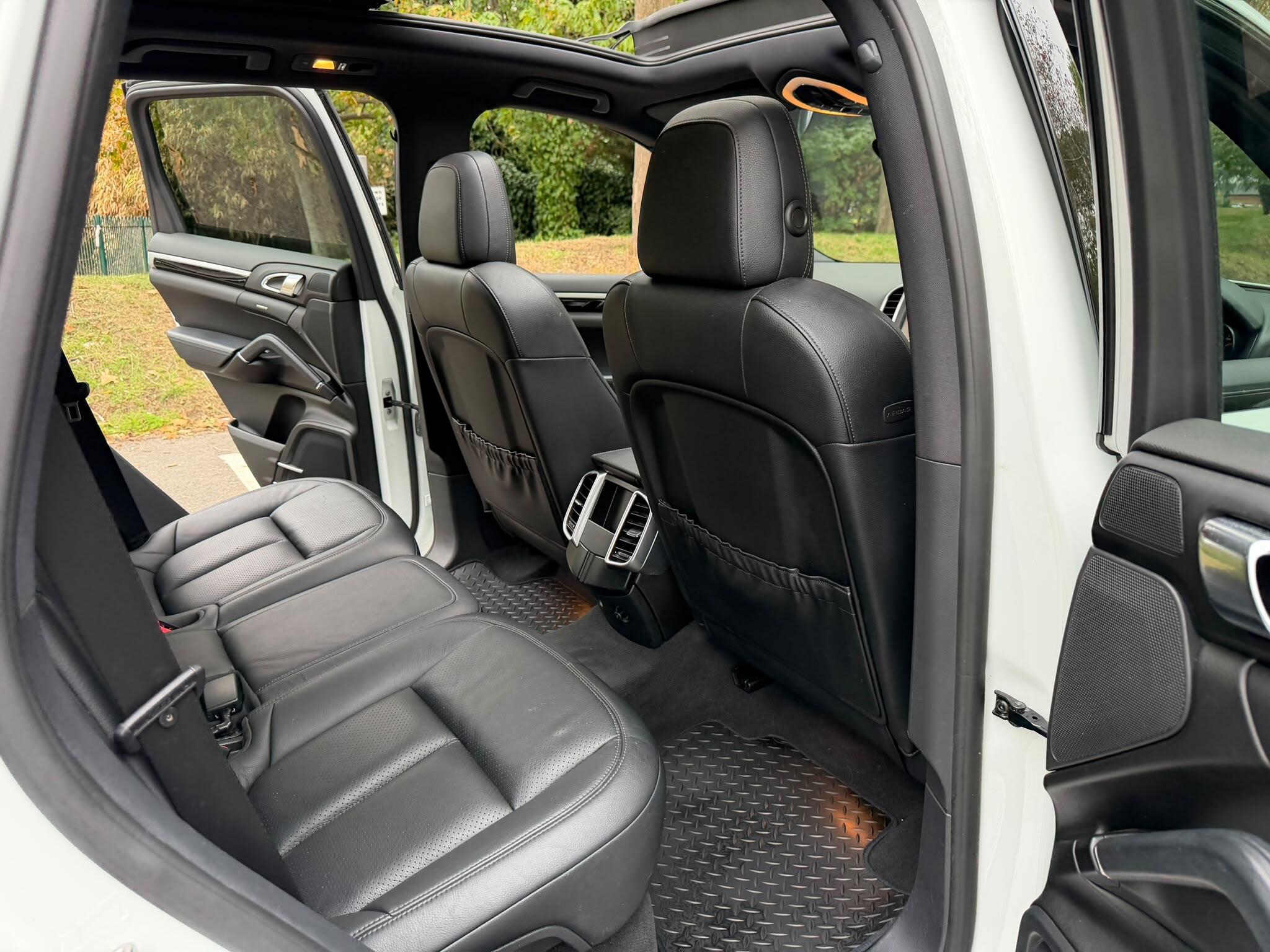 Porsche Cayenne view 18