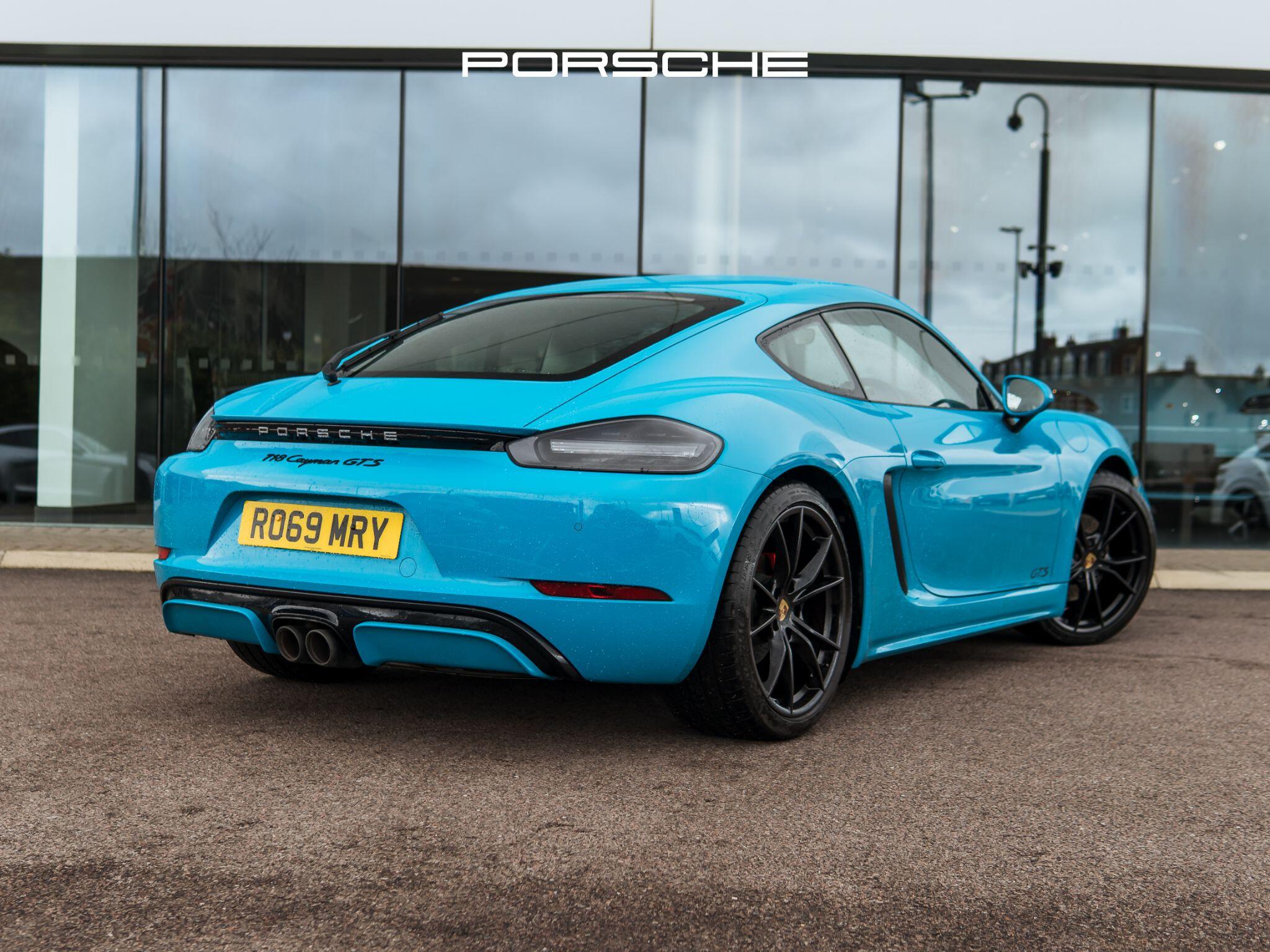 Porsche Cayman view 7