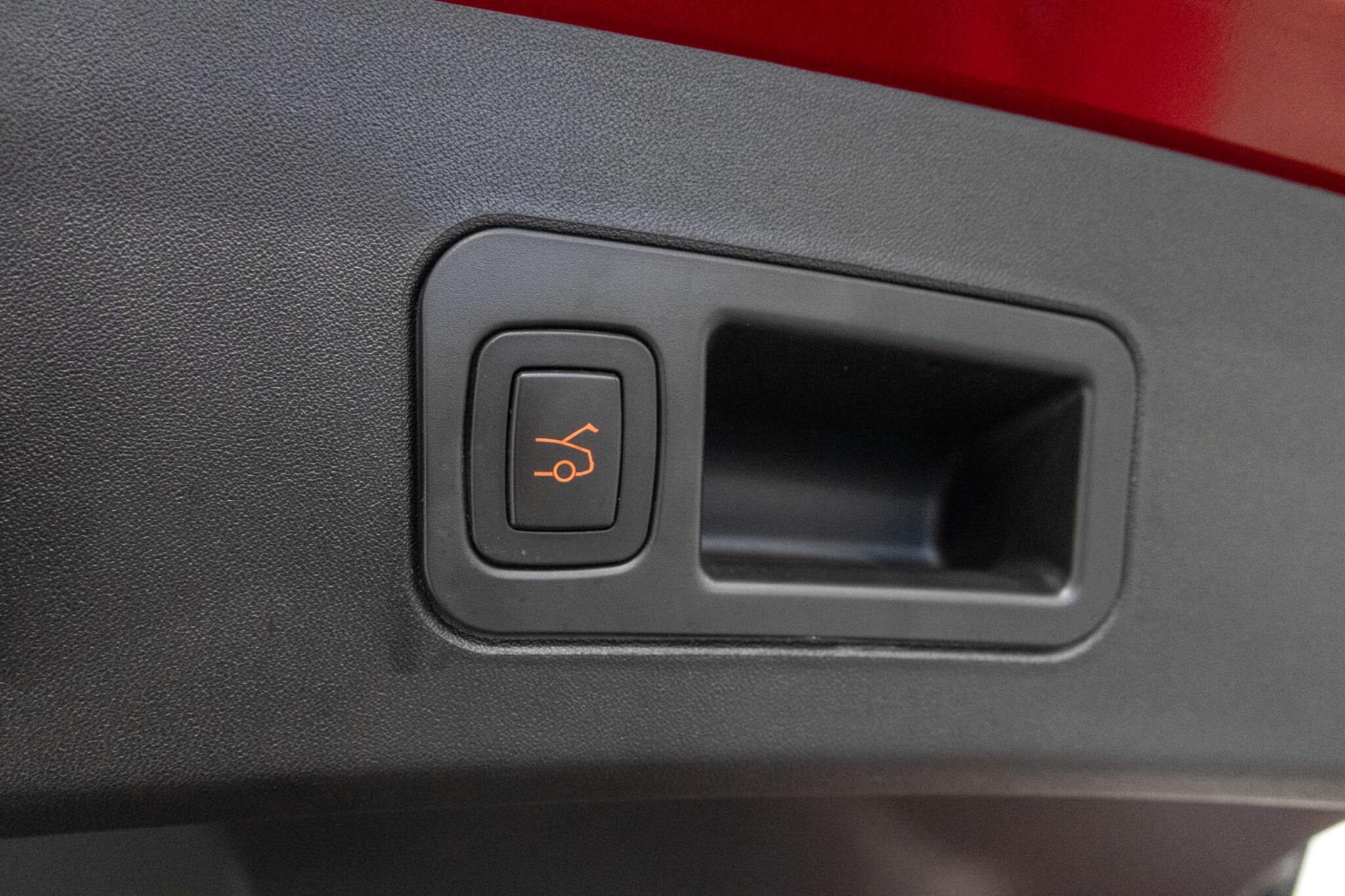 Tesla Model S view 11