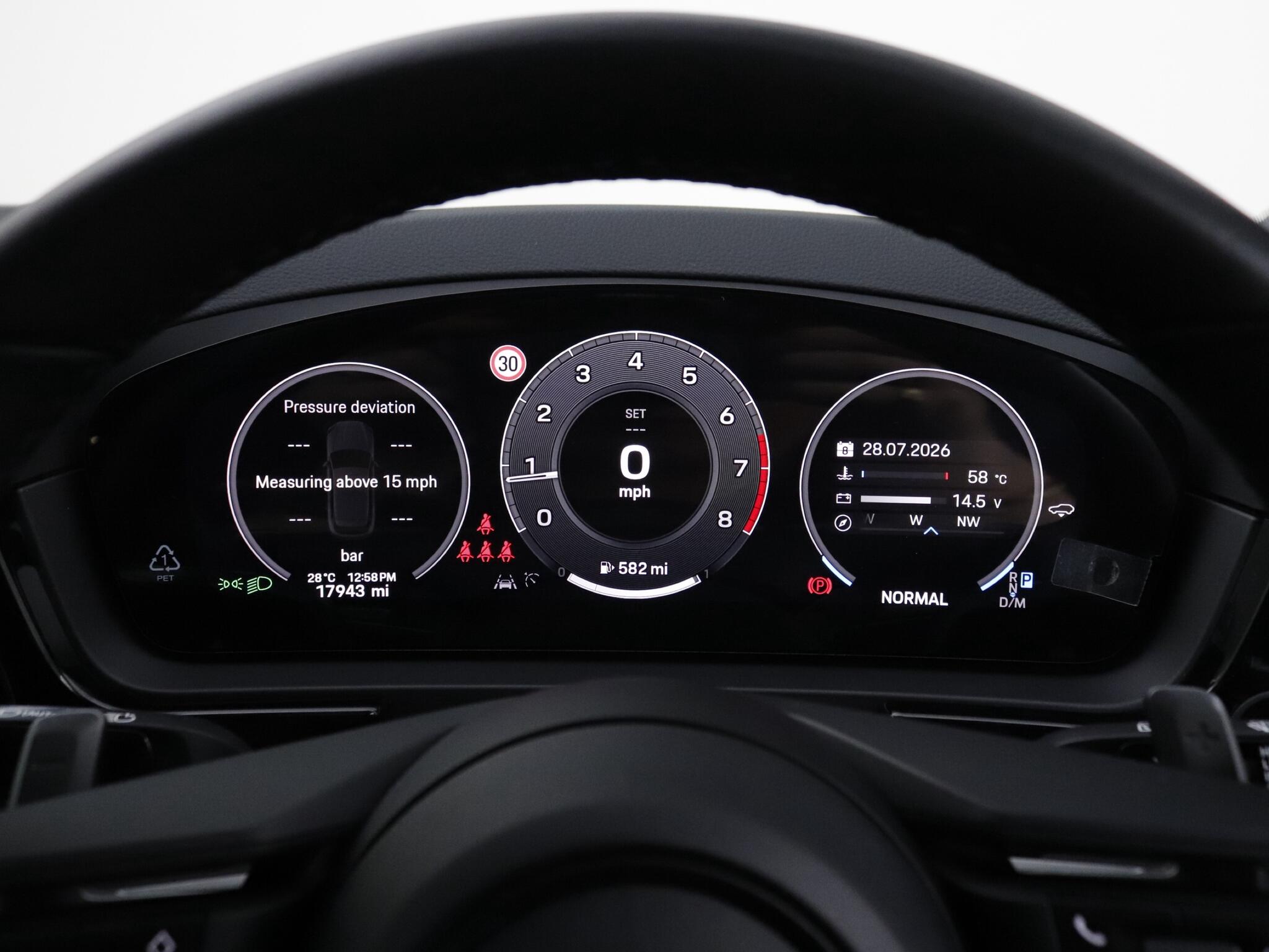 Porsche Cayenne view 16