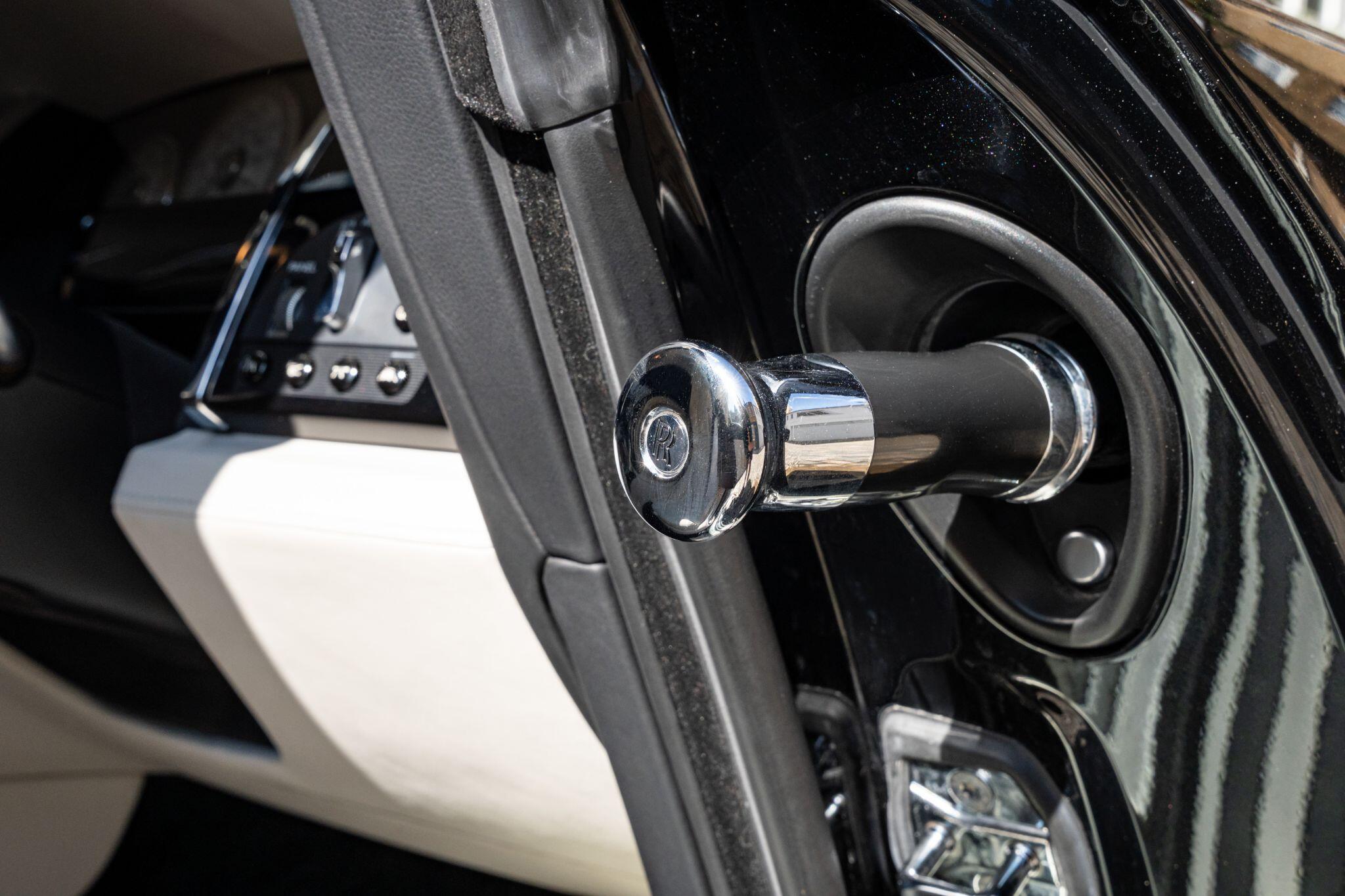 Rolls-Royce Wraith view 45