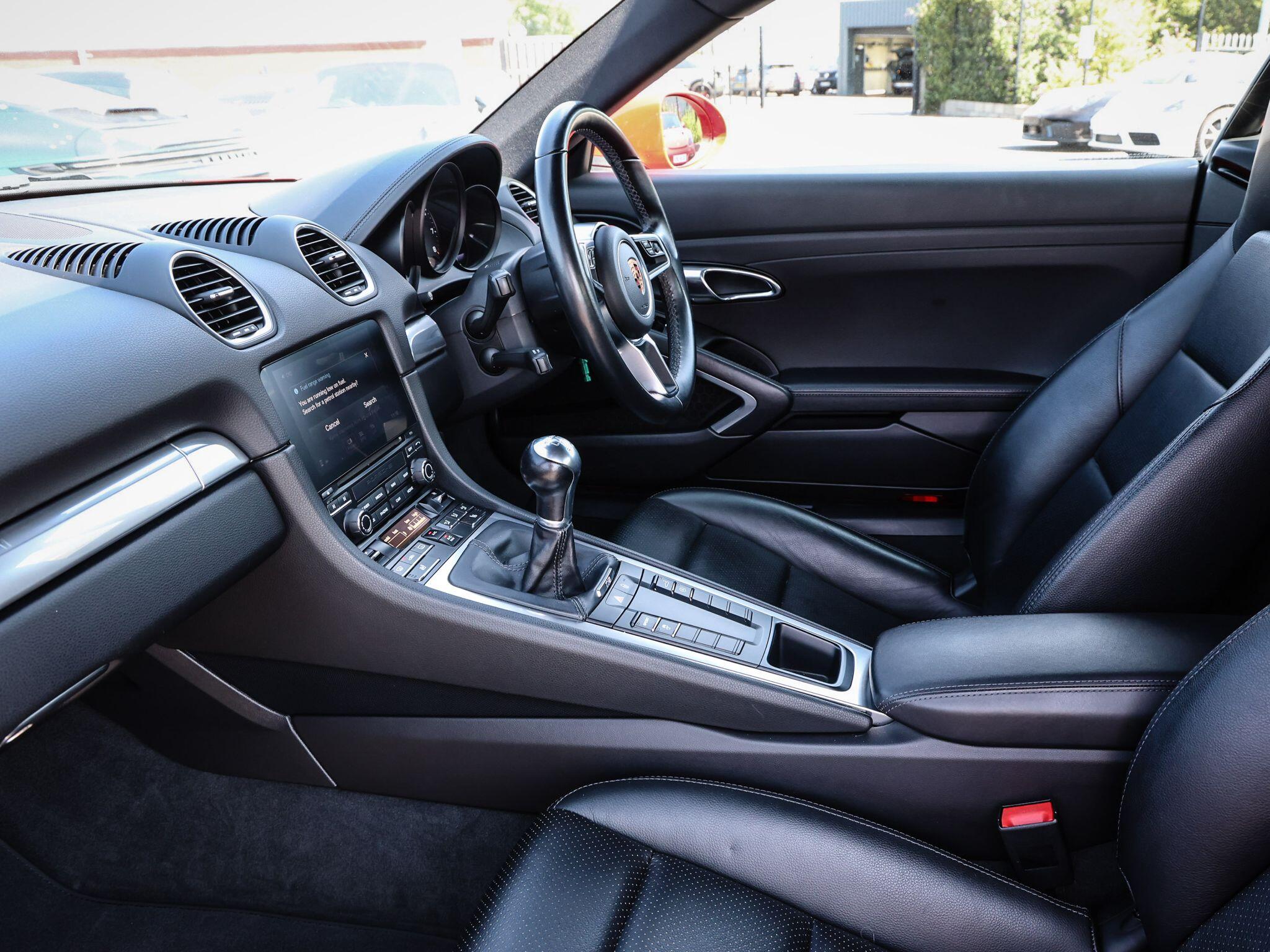 Porsche Cayman view 41