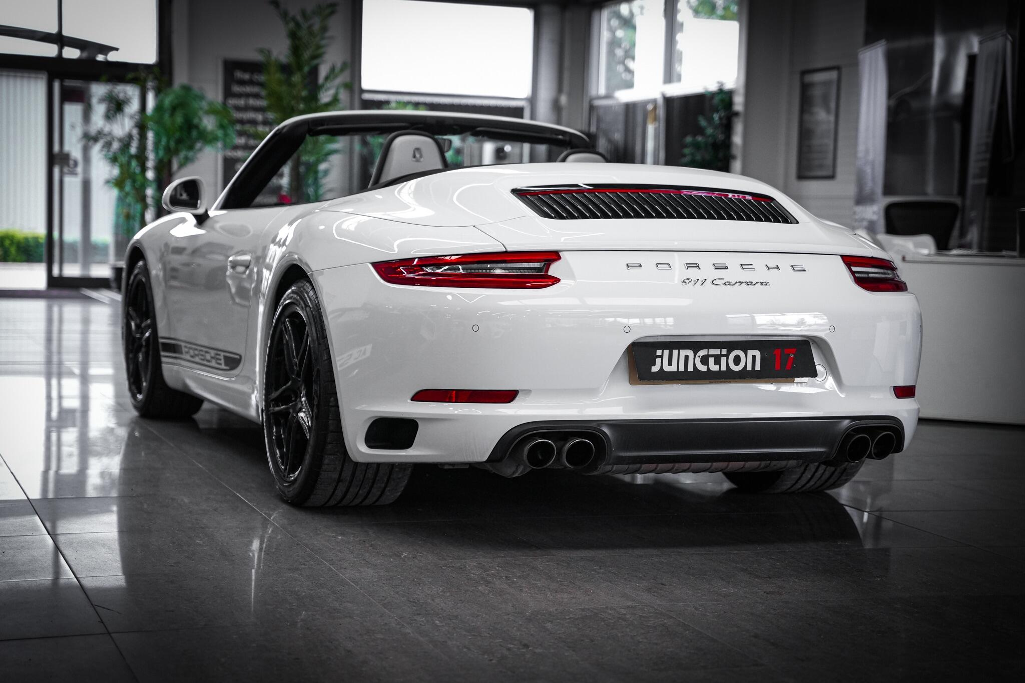 Porsche 911 view 14