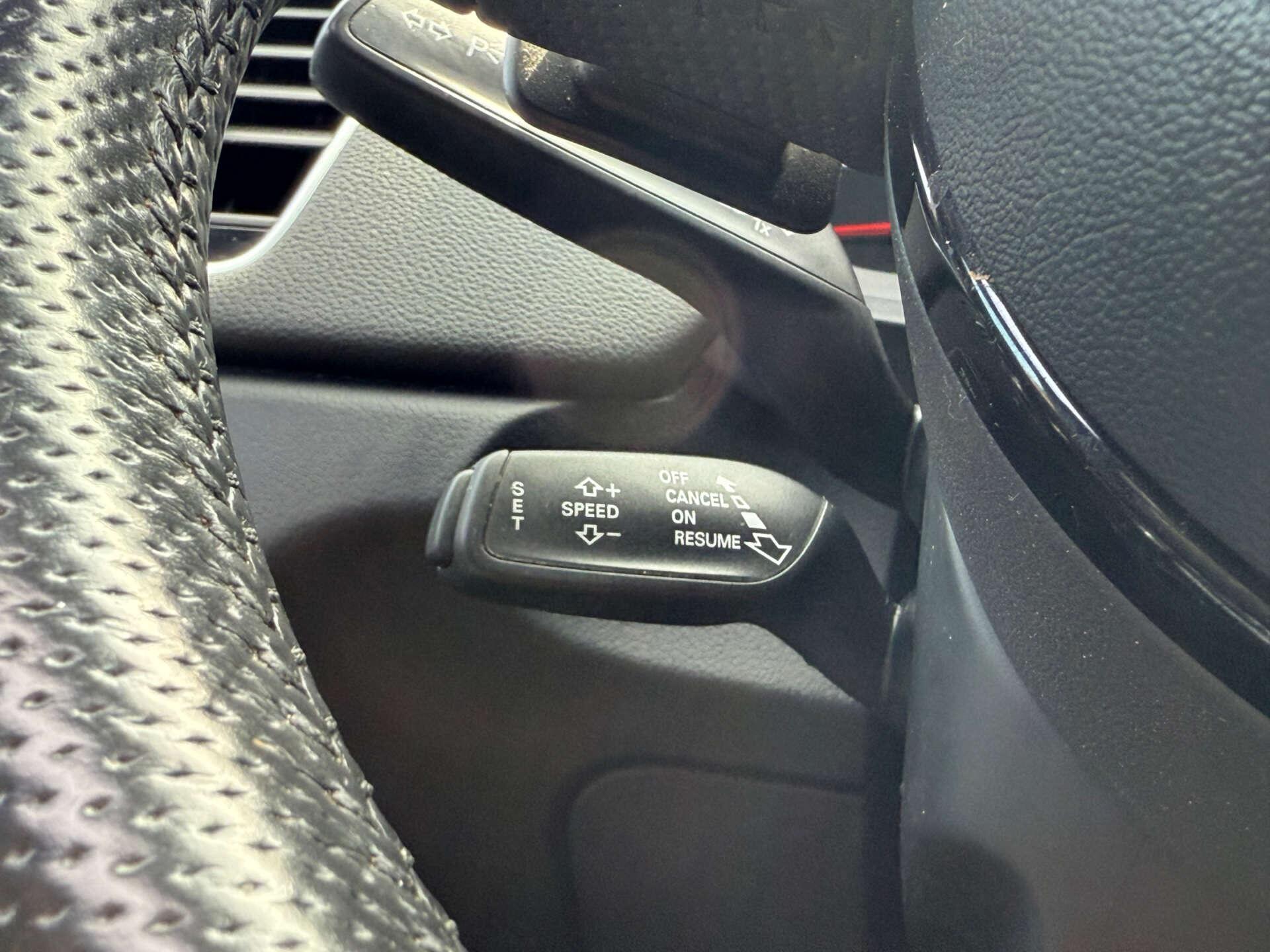 Audi Q3 view 45