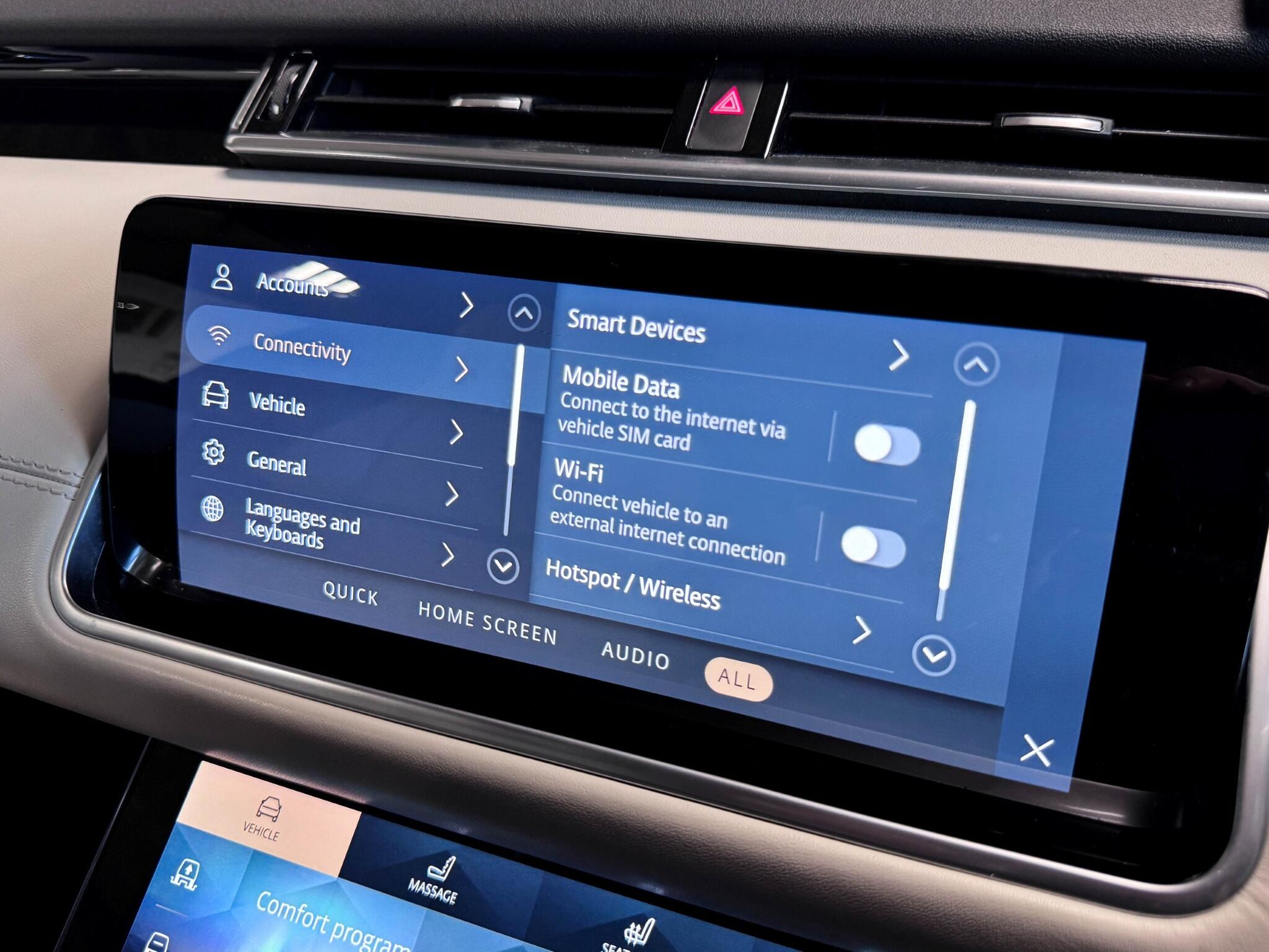 Land Rover Range Rover Velar view 67