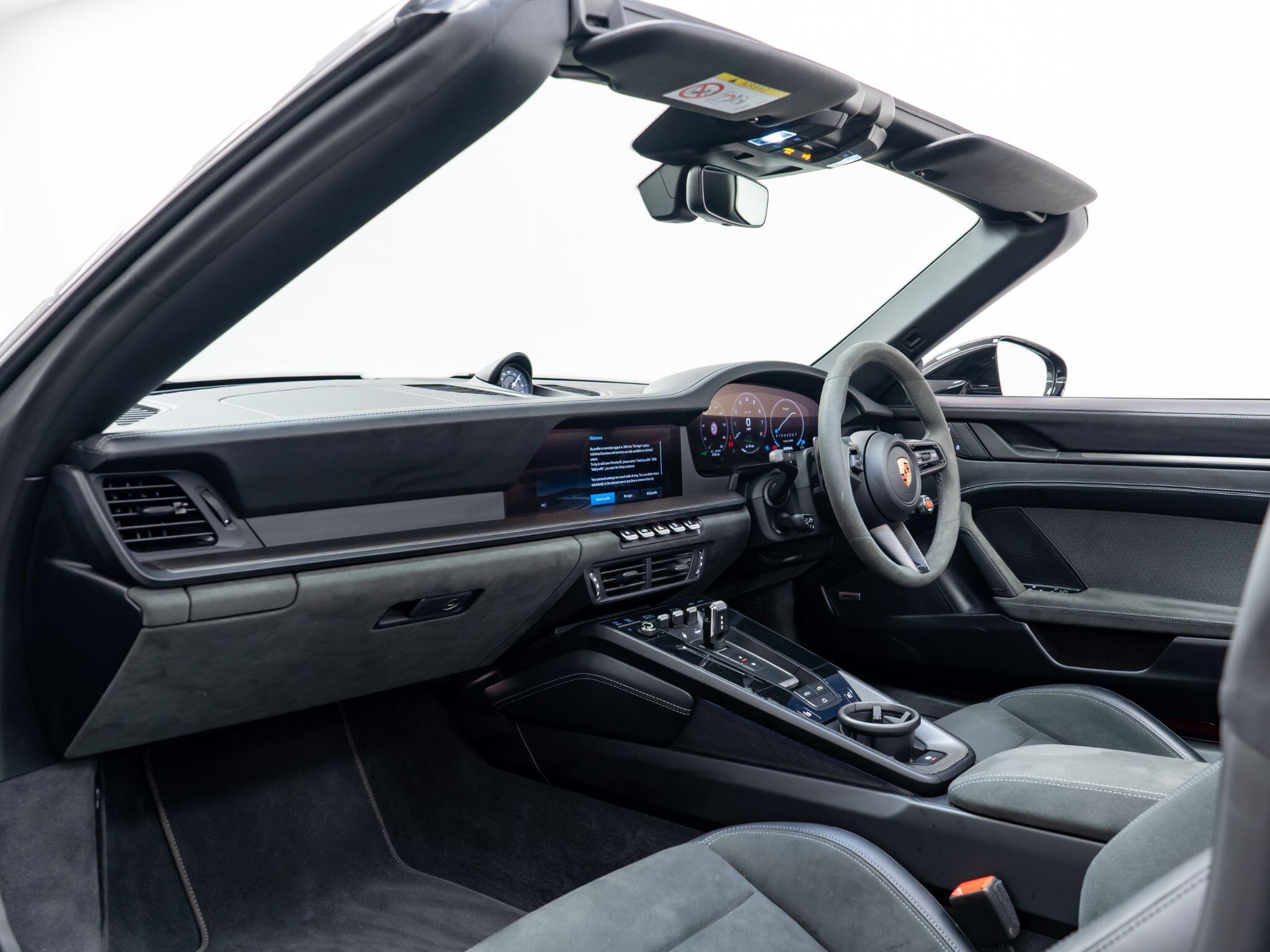 Porsche 911 view 6