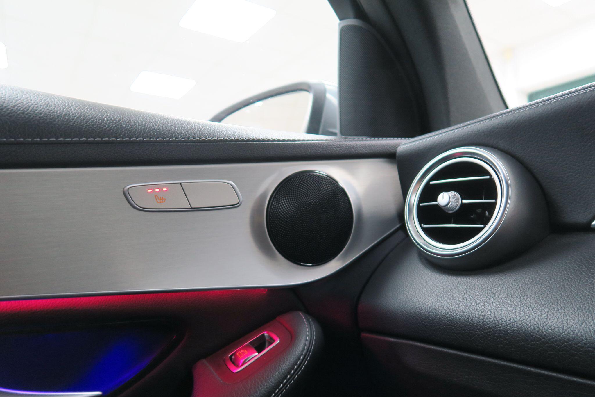 Mercedes-Benz GLC view 15