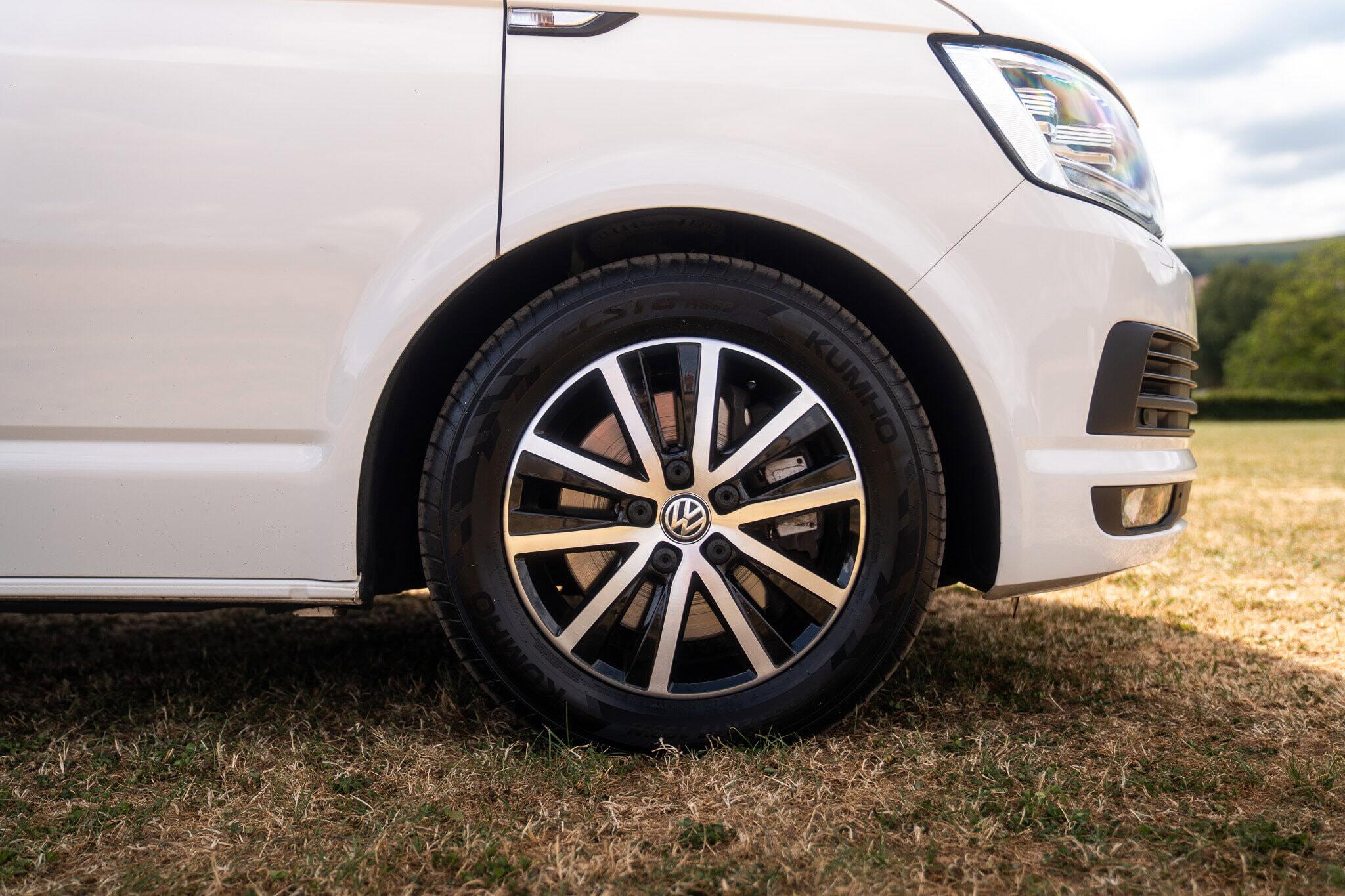 Volkswagen California view 11