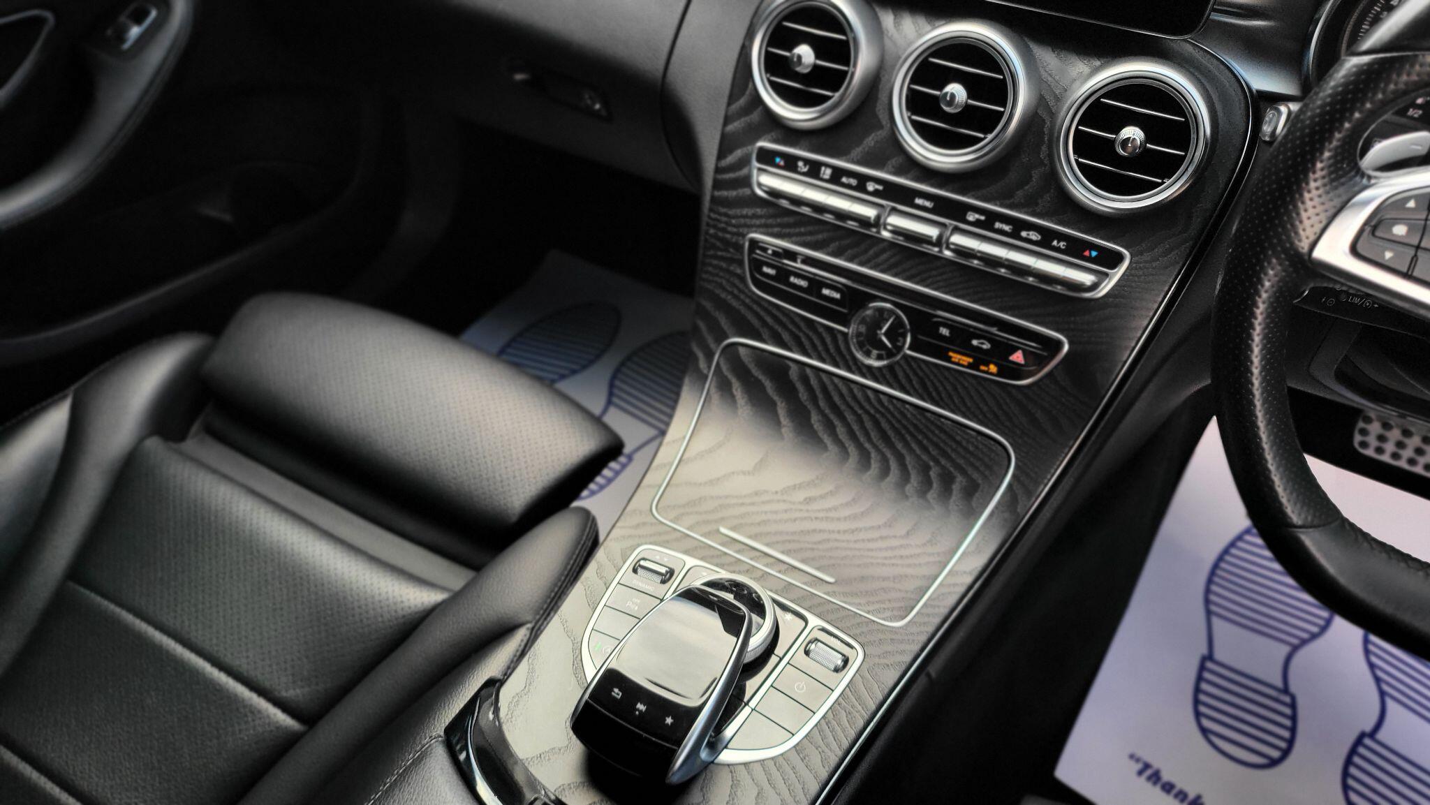 Mercedes-Benz C-Class view 15