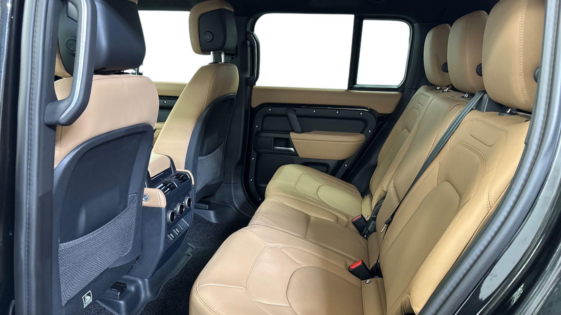 Land Rover Defender view 4