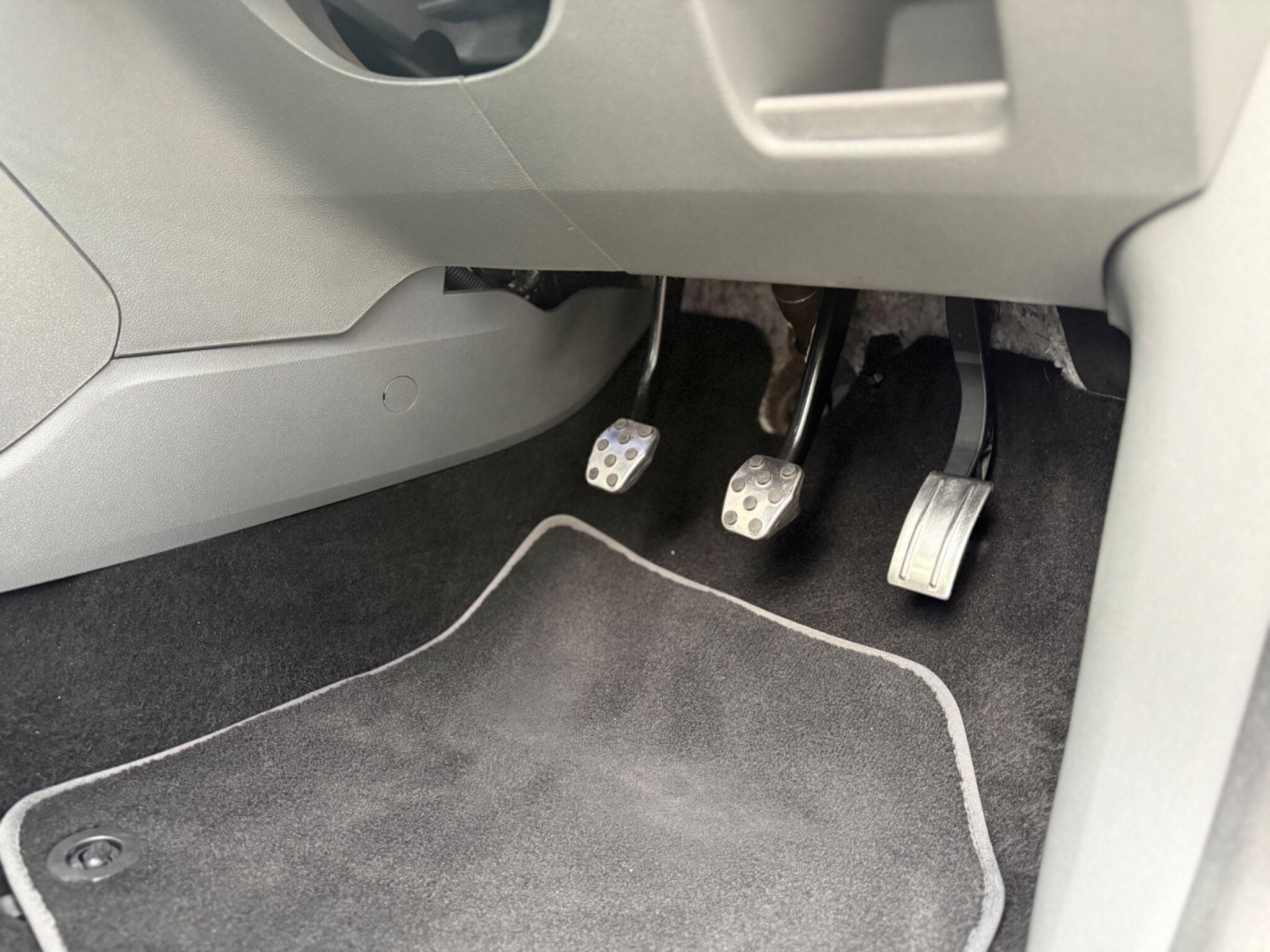 Ford Focus view 37