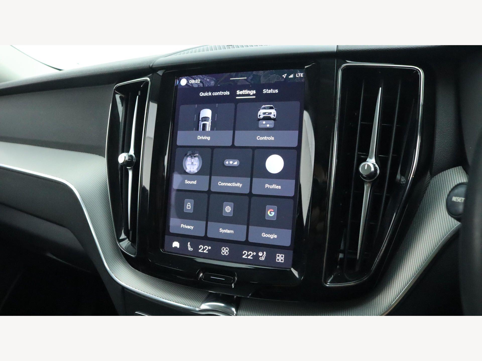 Volvo XC60 view 18