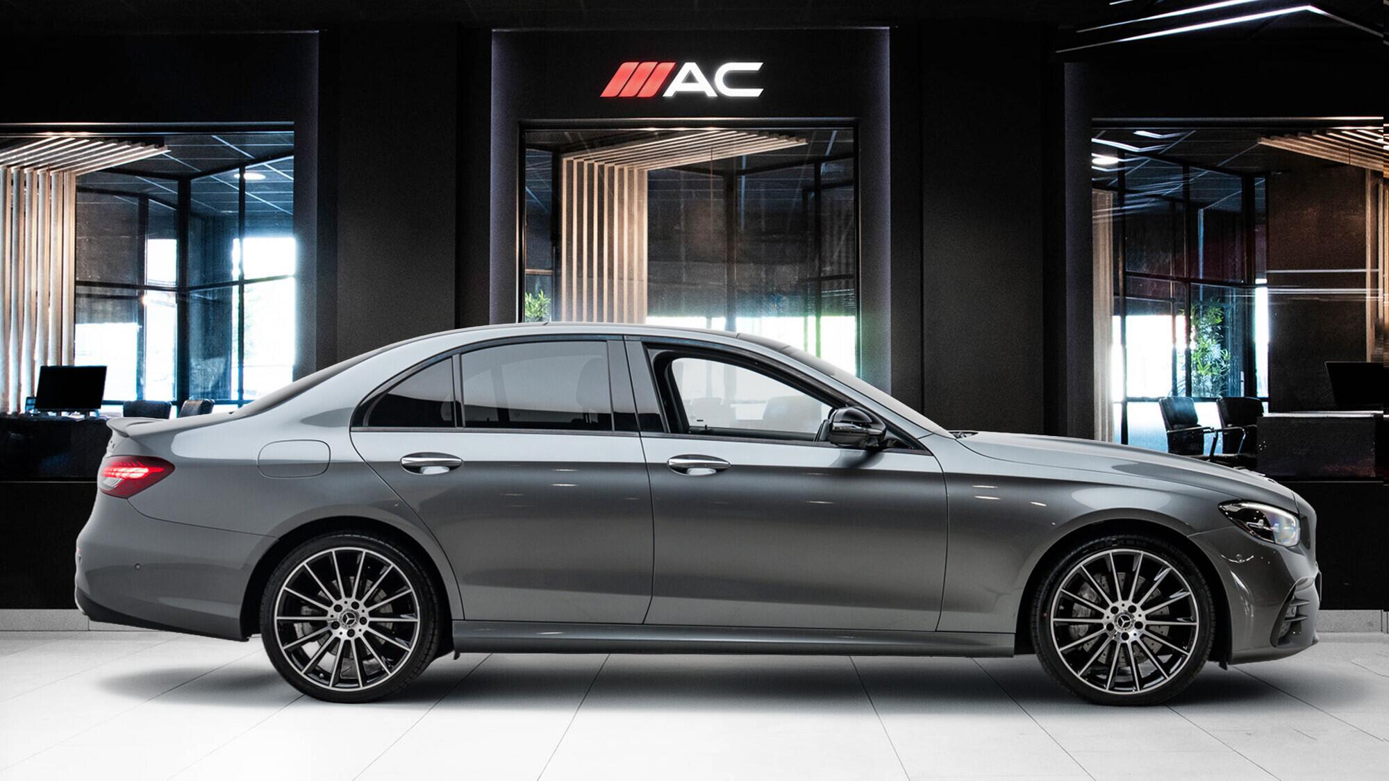Mercedes-Benz E Class view 3