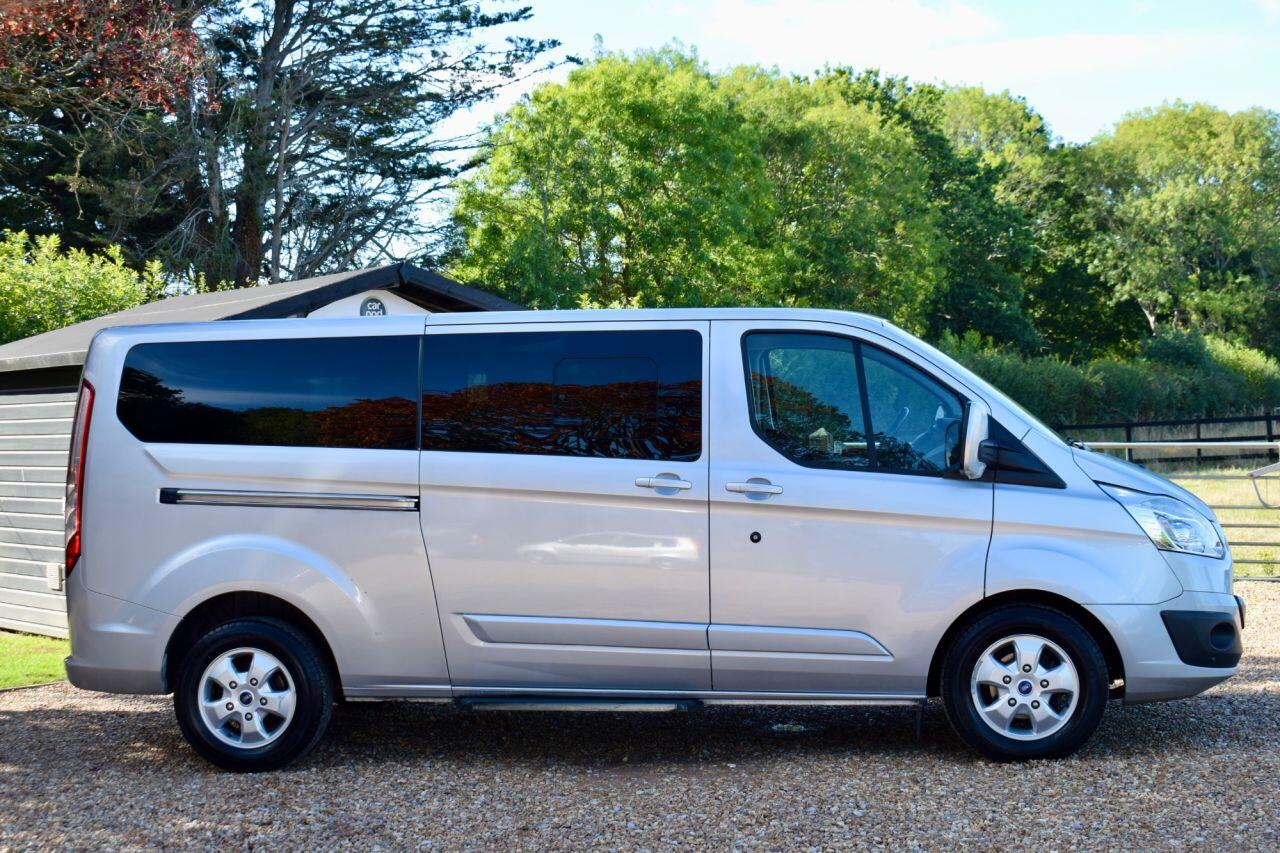 Ford Tourneo Custom view 16