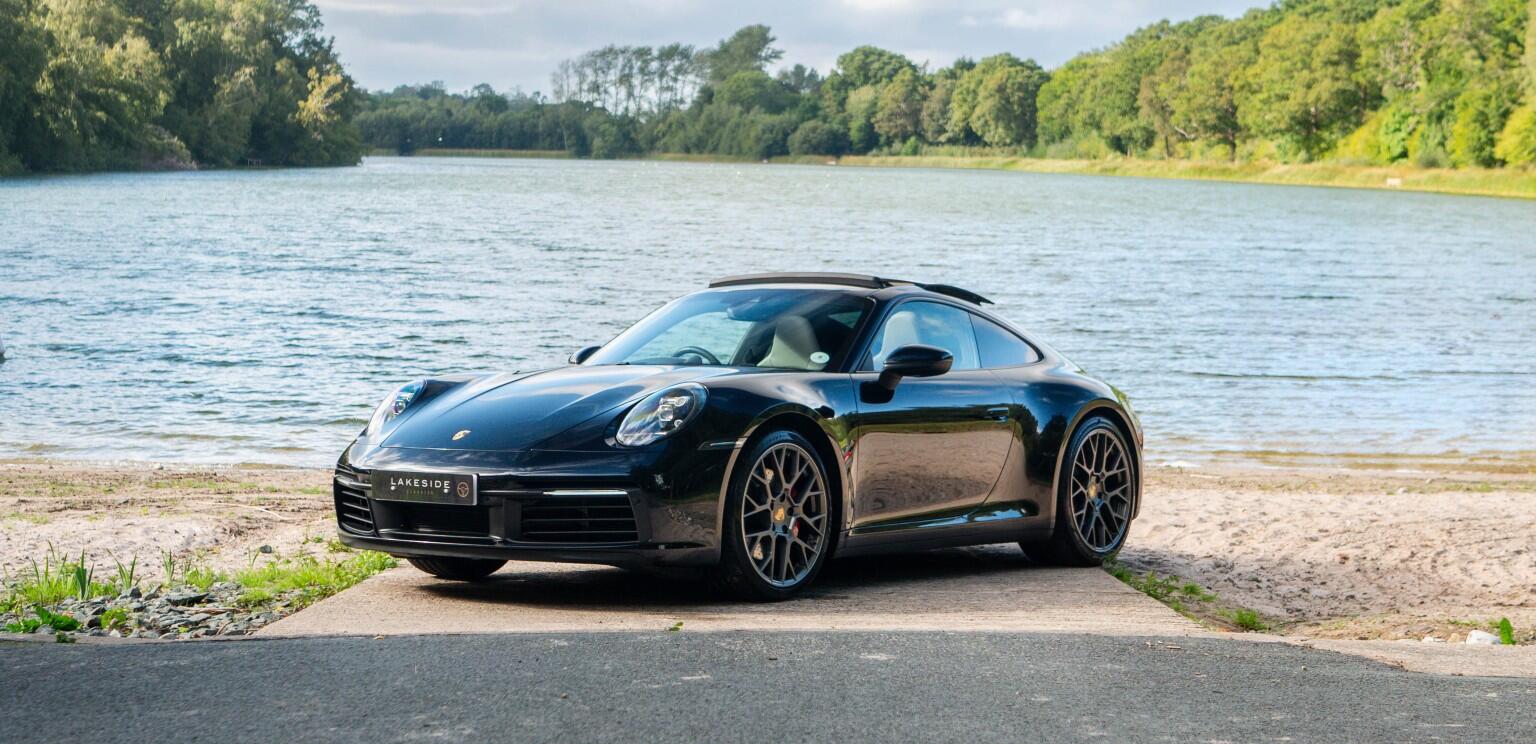 Porsche 911 view 3