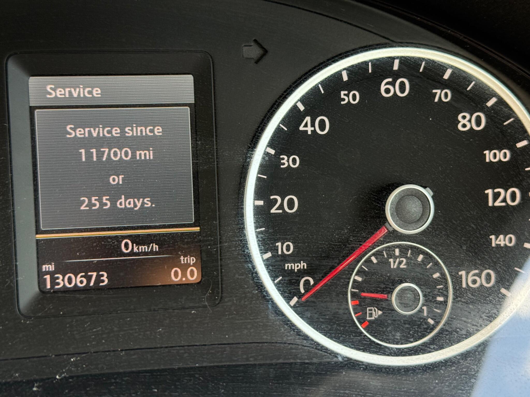 Volkswagen Tiguan 2.0 TDI BlueMotion Tech SE 4WD Euro 5 (s/s) 5dr — photo 42 of 100
