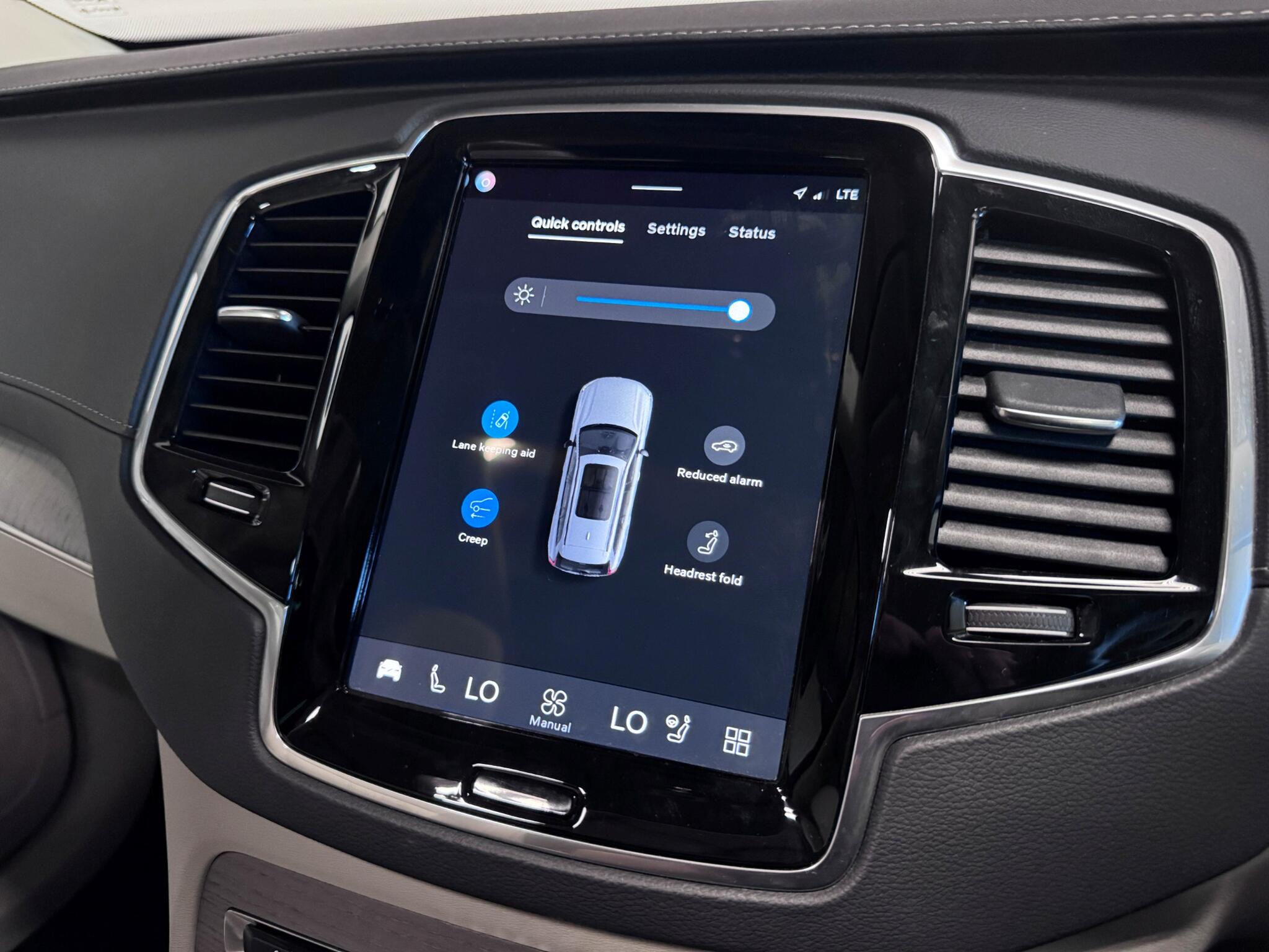 Volvo XC90 view 49