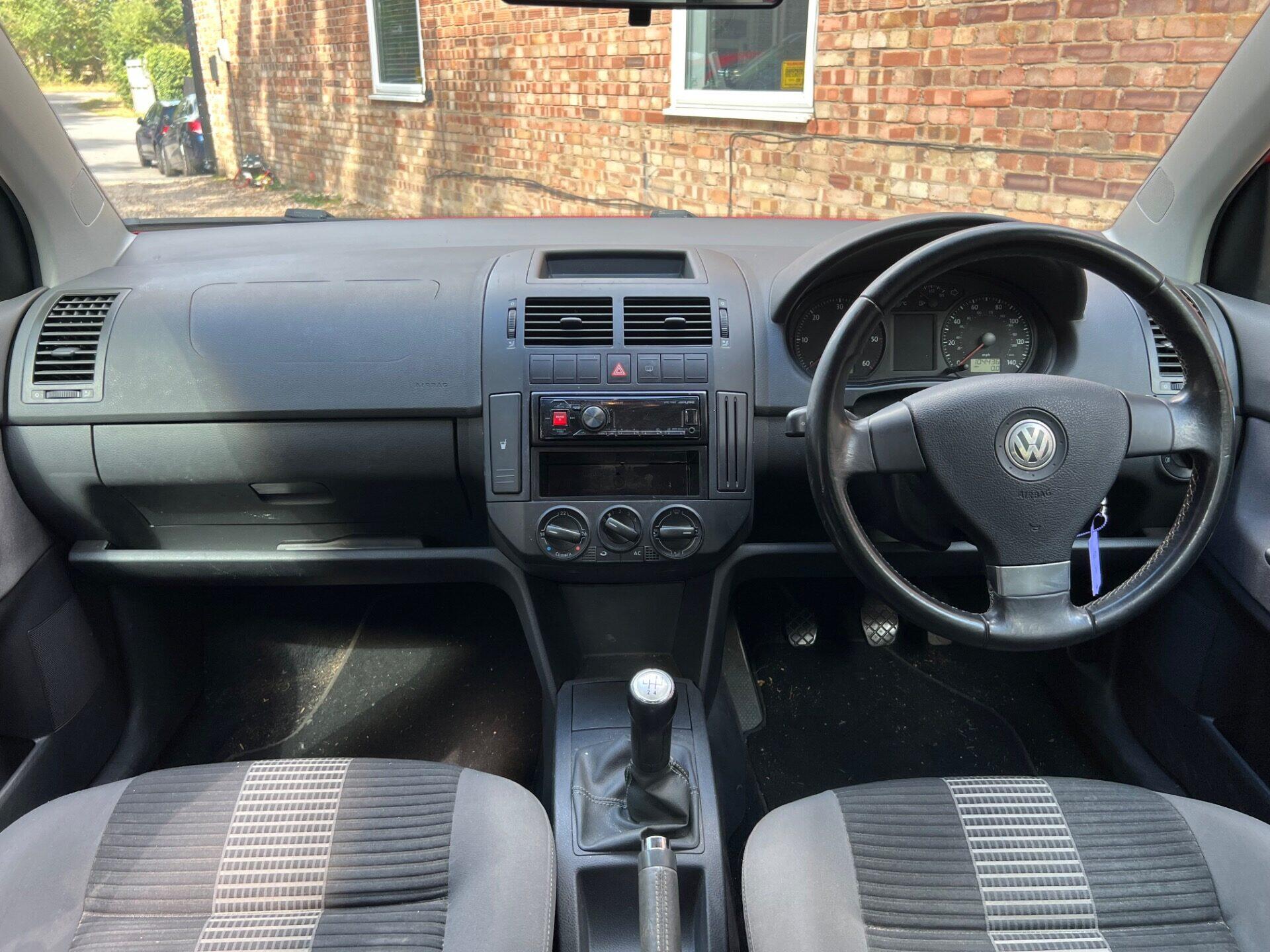 Volkswagen Polo view 11