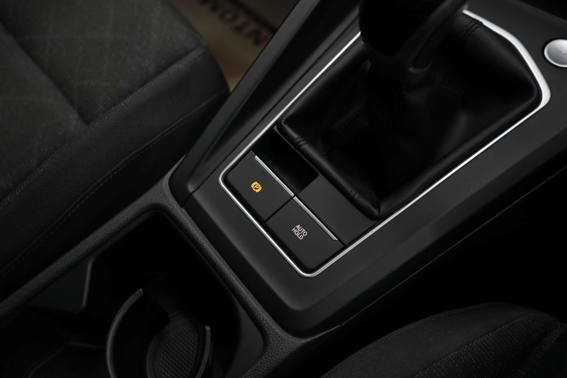Volkswagen Golf view 34
