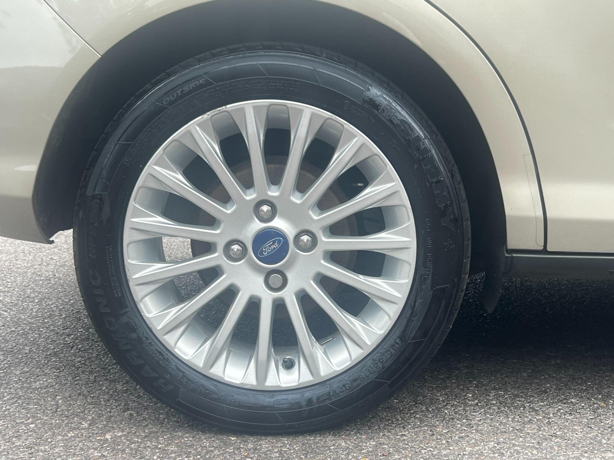 Ford B-Max view 33