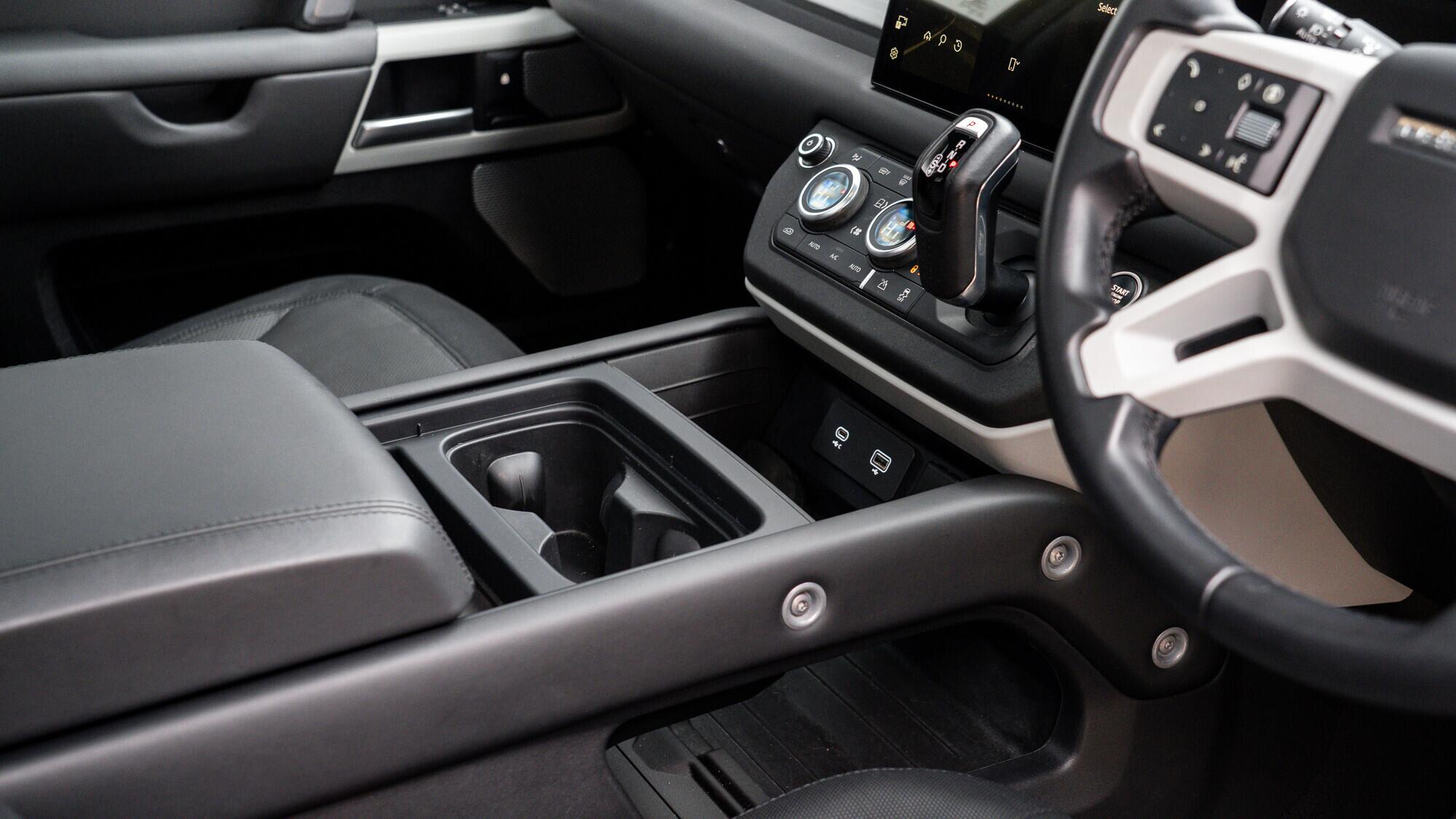 Land Rover Defender view 39