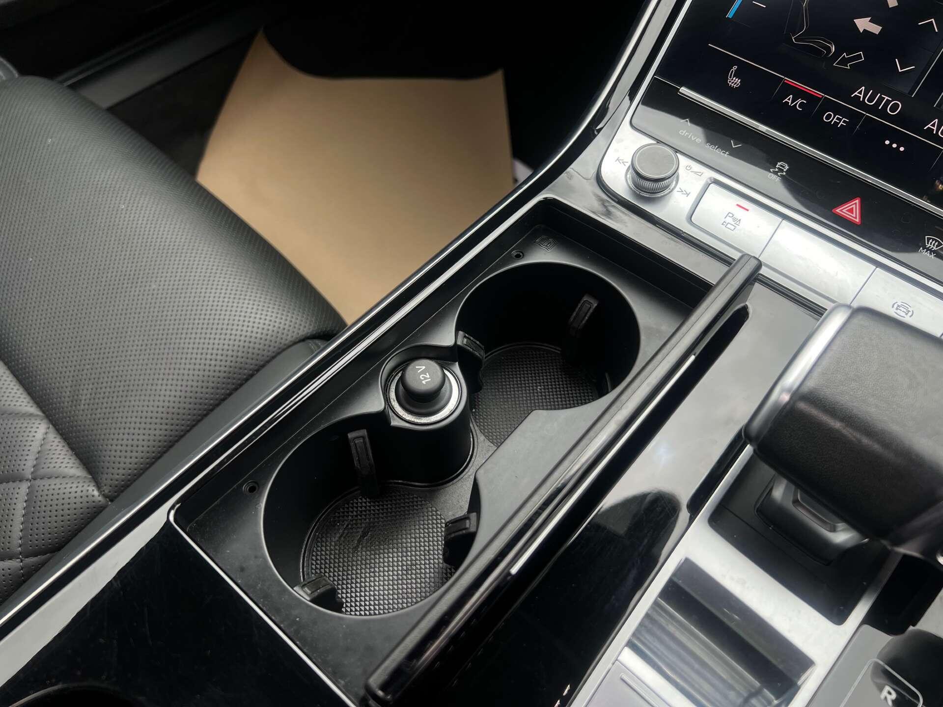 Audi A8 view 36