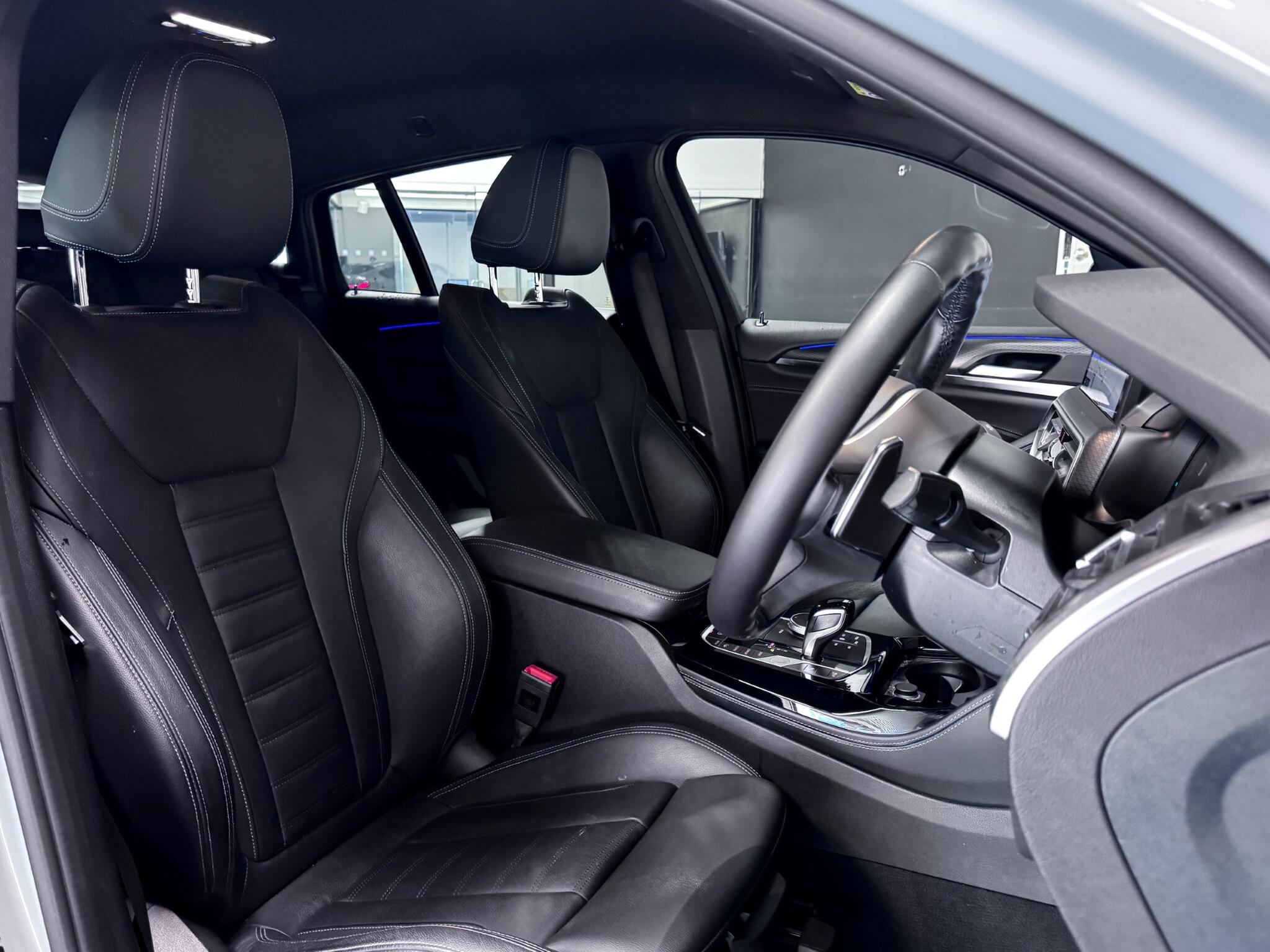 BMW X4 view 22