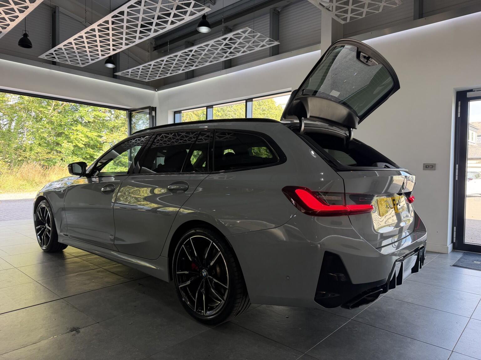 BMW 3 Series view 51