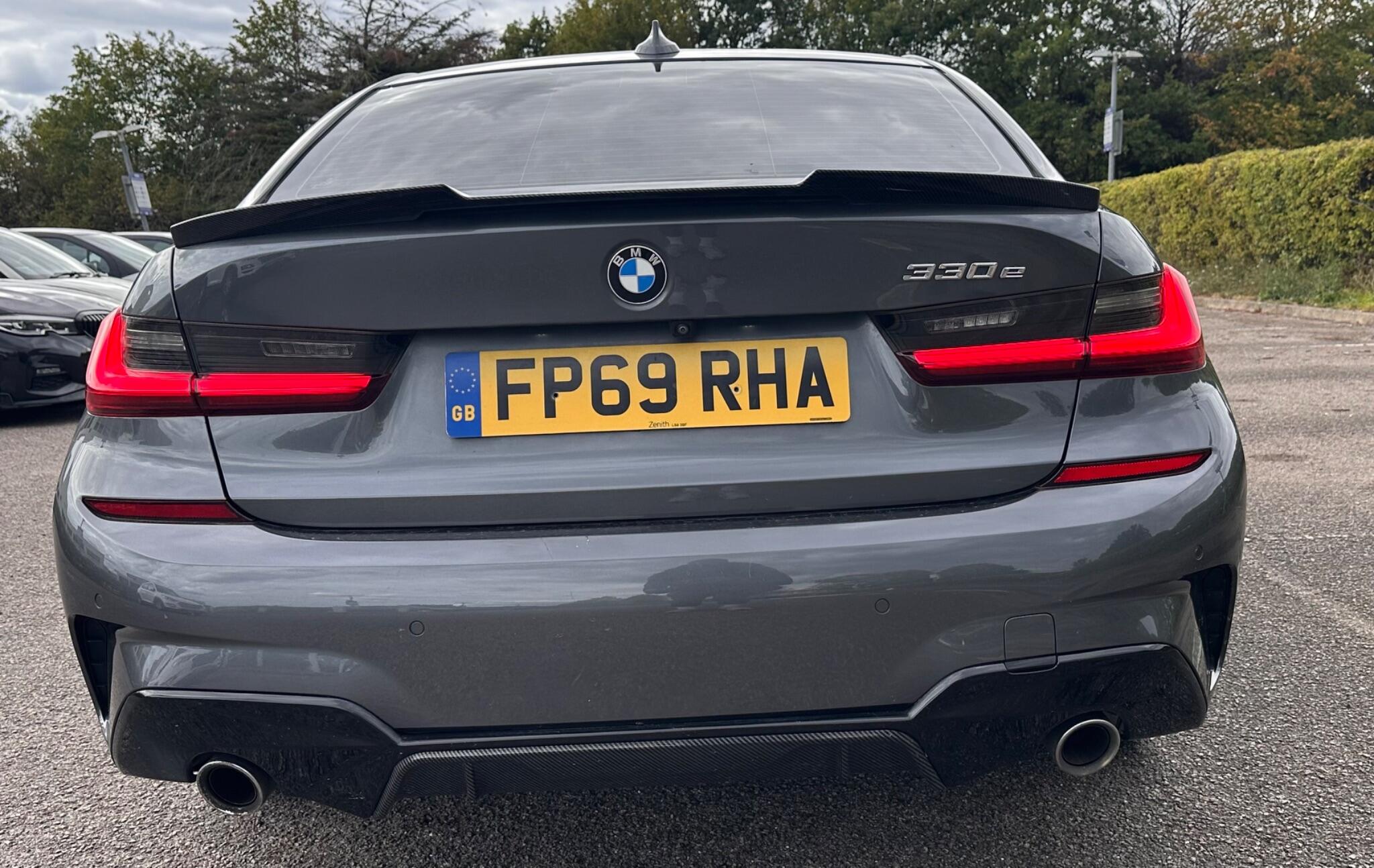 BMW 3 Series view 13