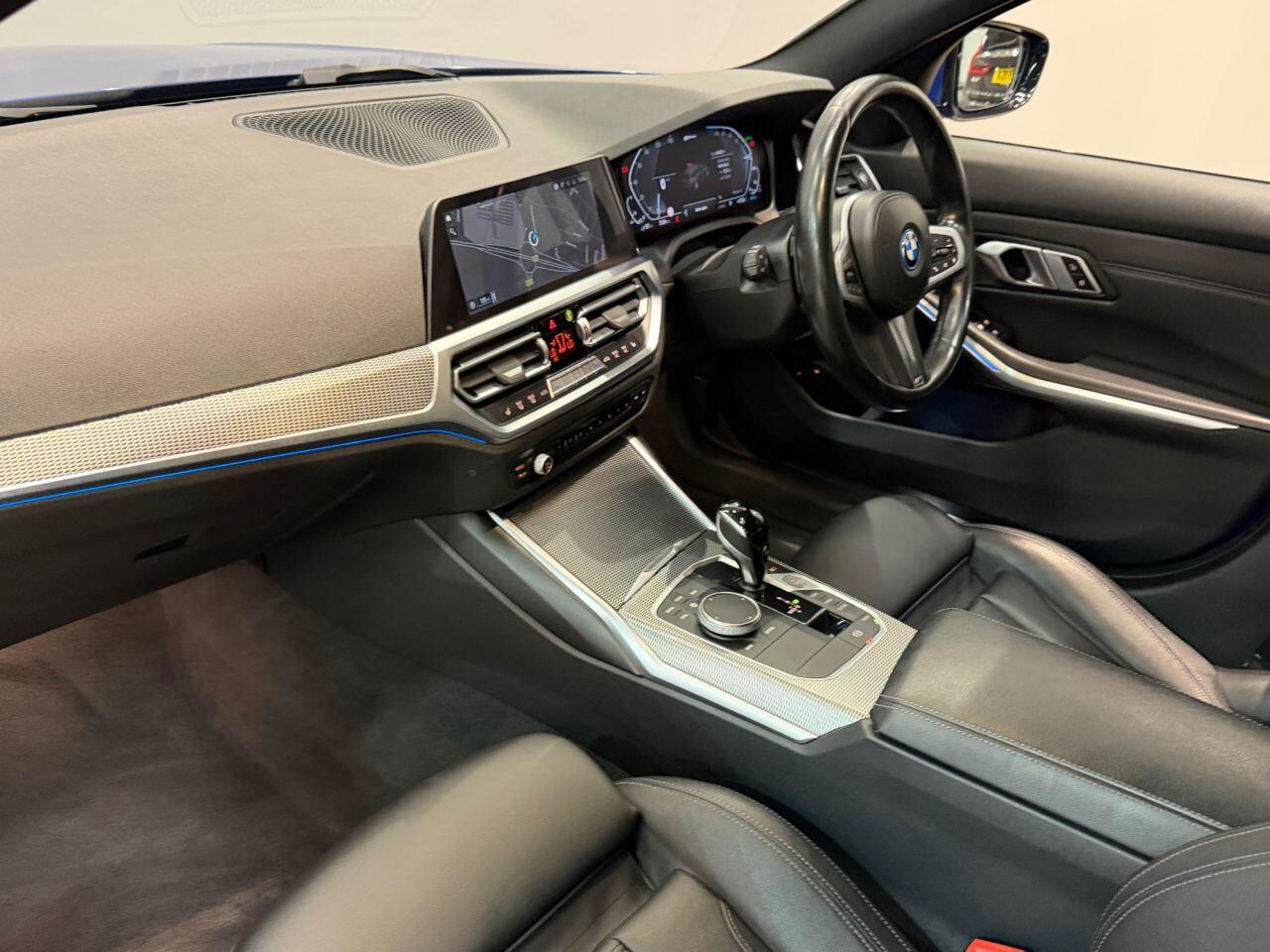 BMW 3 Series view 14