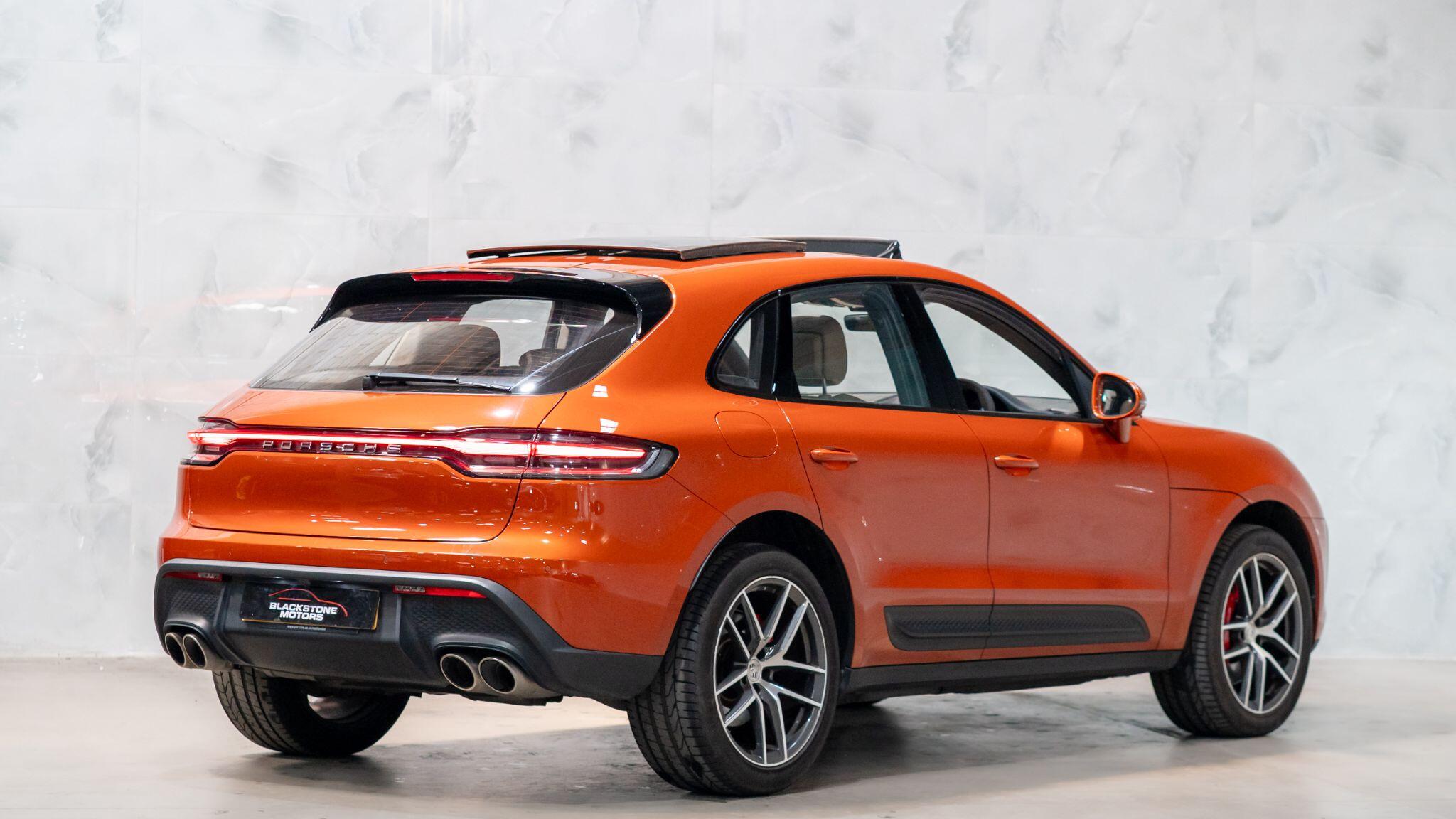 Porsche Macan view 8