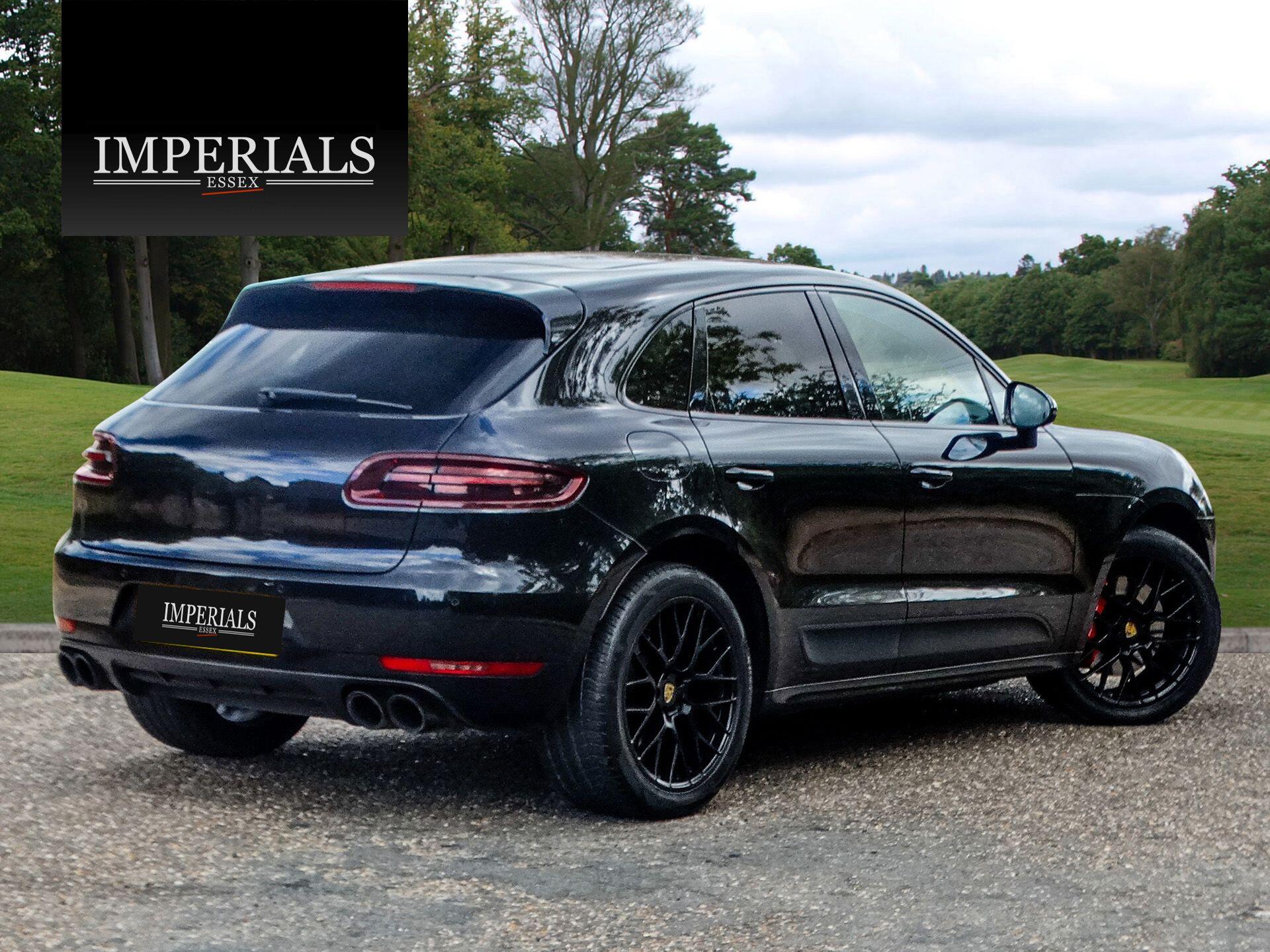 Porsche Macan view 4