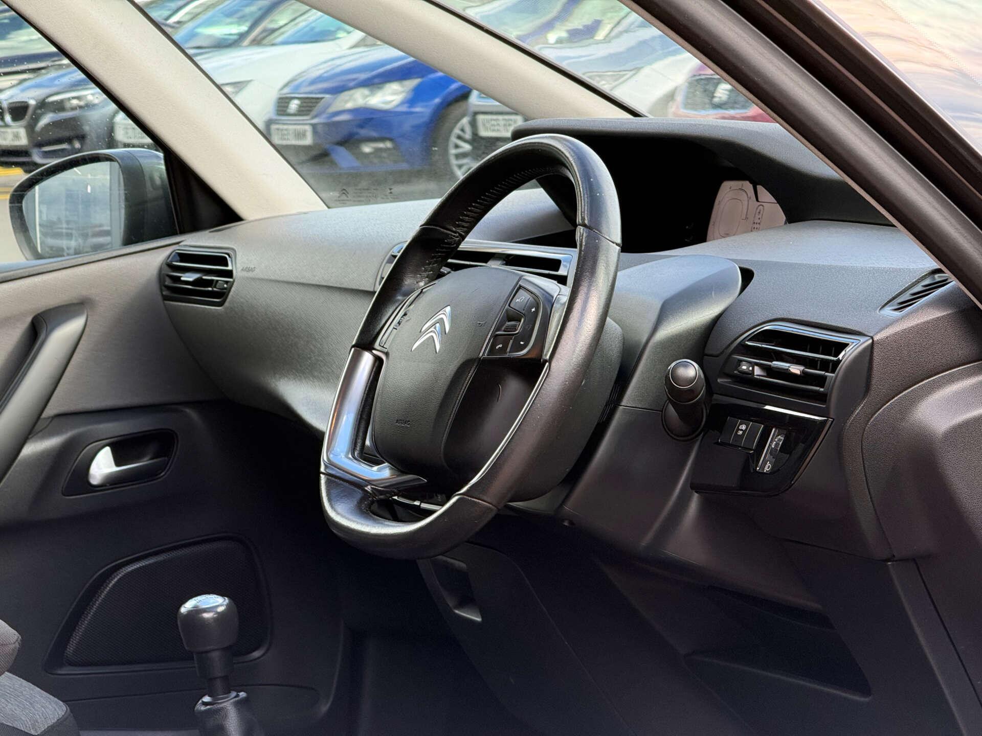 Citroen Grand C4 Picasso view 39