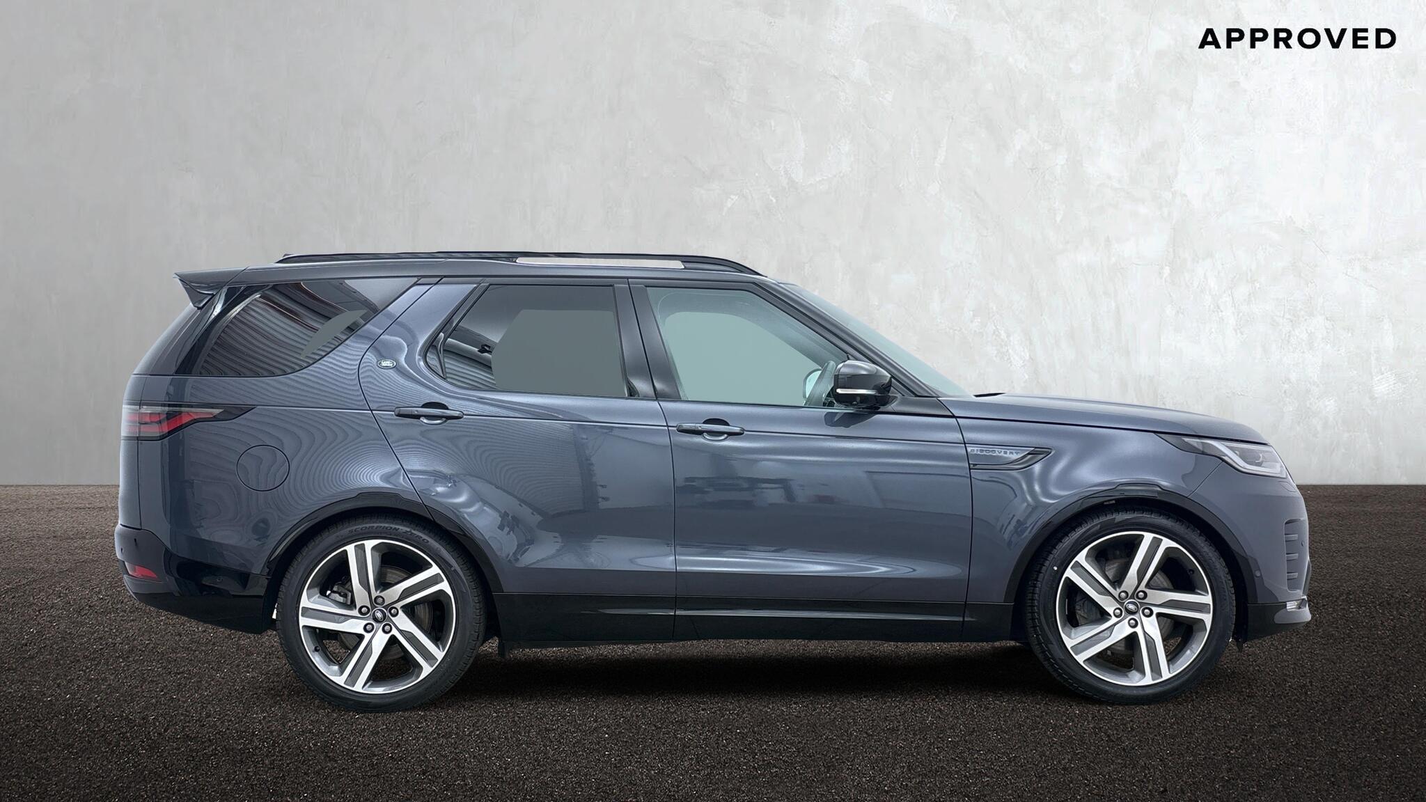 Land Rover Discovery view 5