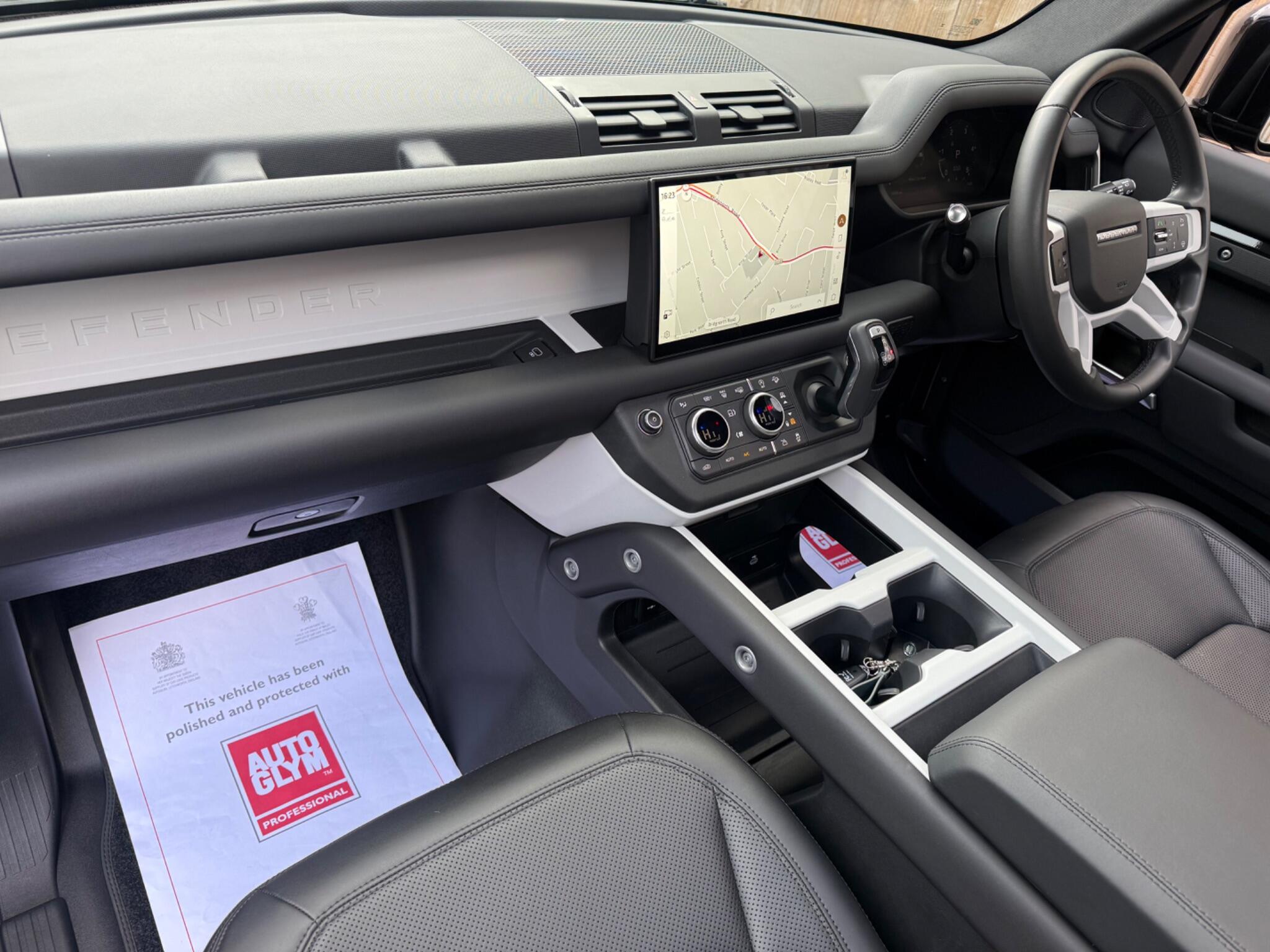 Land Rover Defender view 10