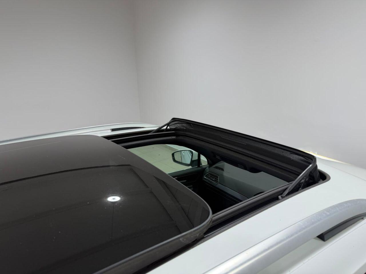 Volkswagen Tiguan view 5