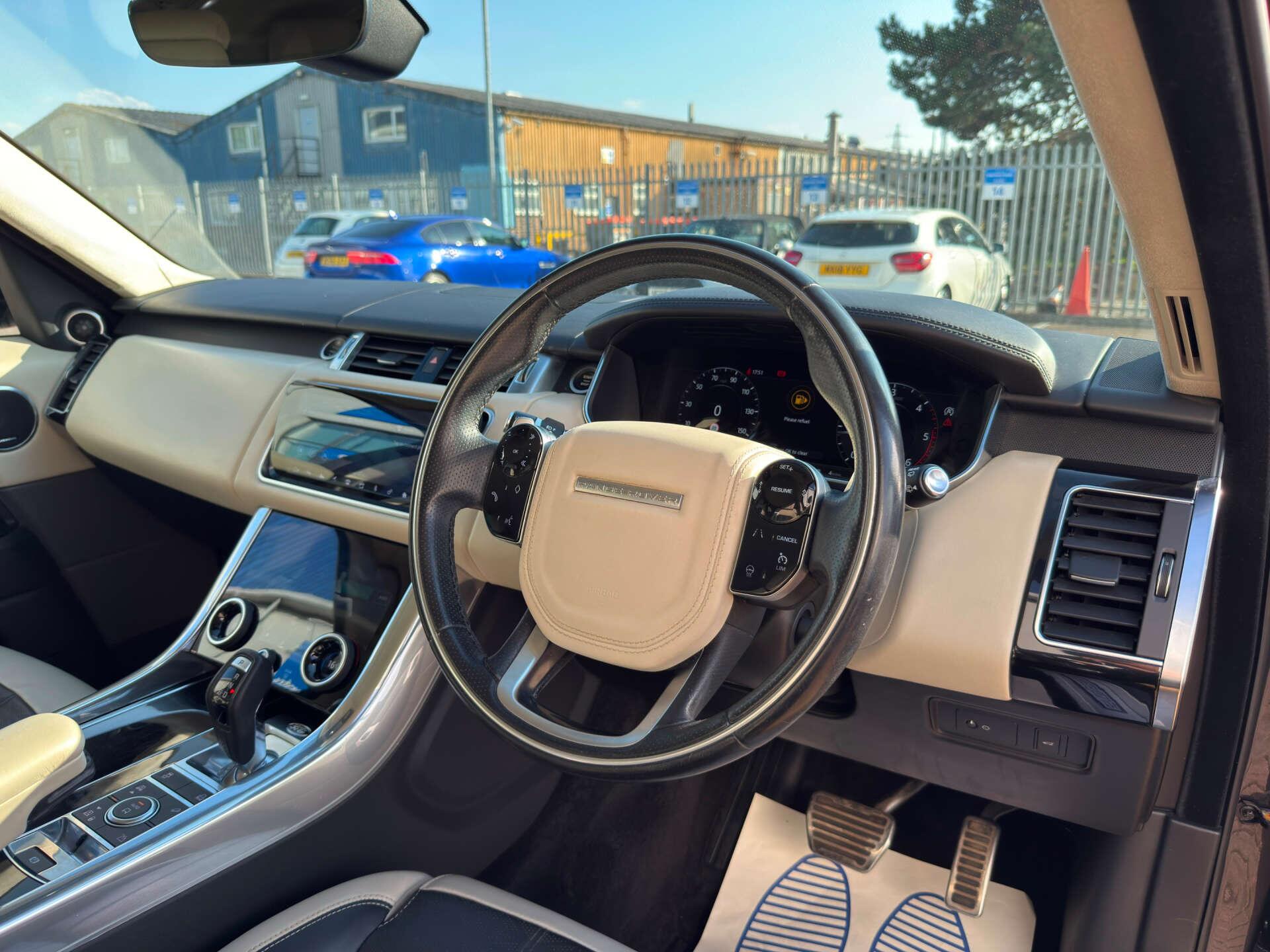 Land Rover Range Rover Sport view 13
