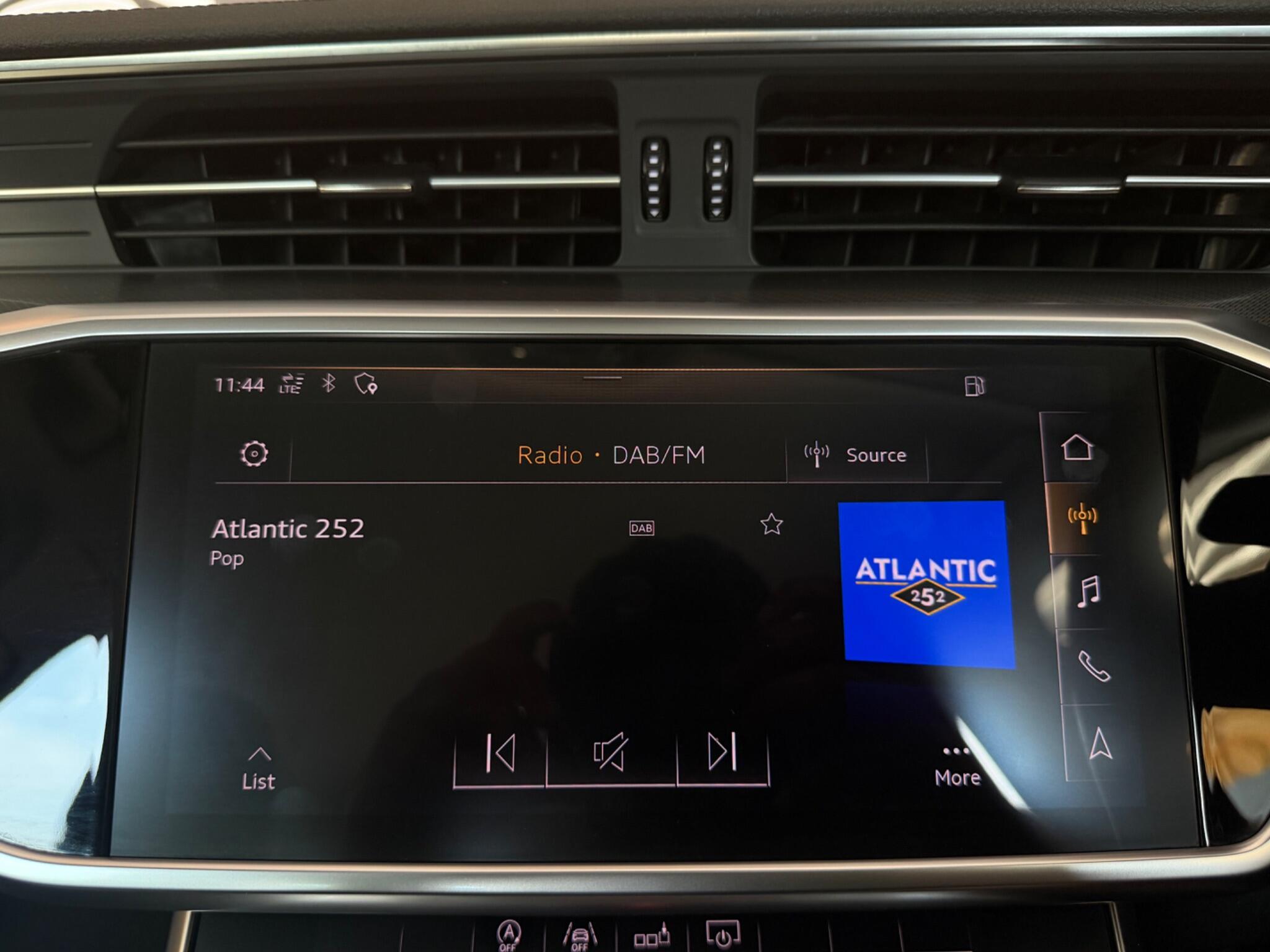 Audi A6 view 43