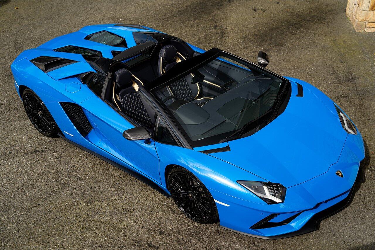 Lamborghini Aventador view 25