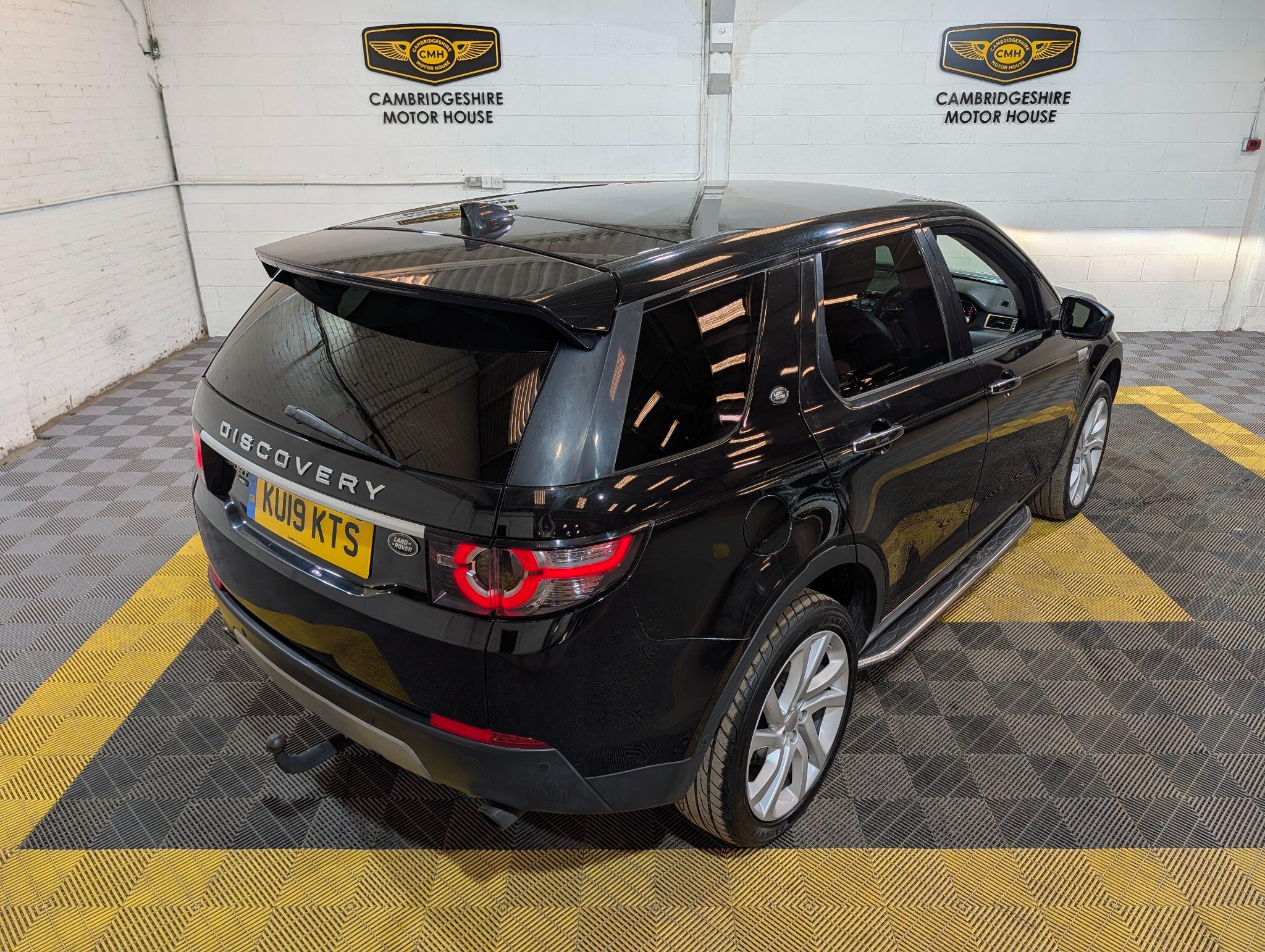 Land Rover Discovery Sport view 15