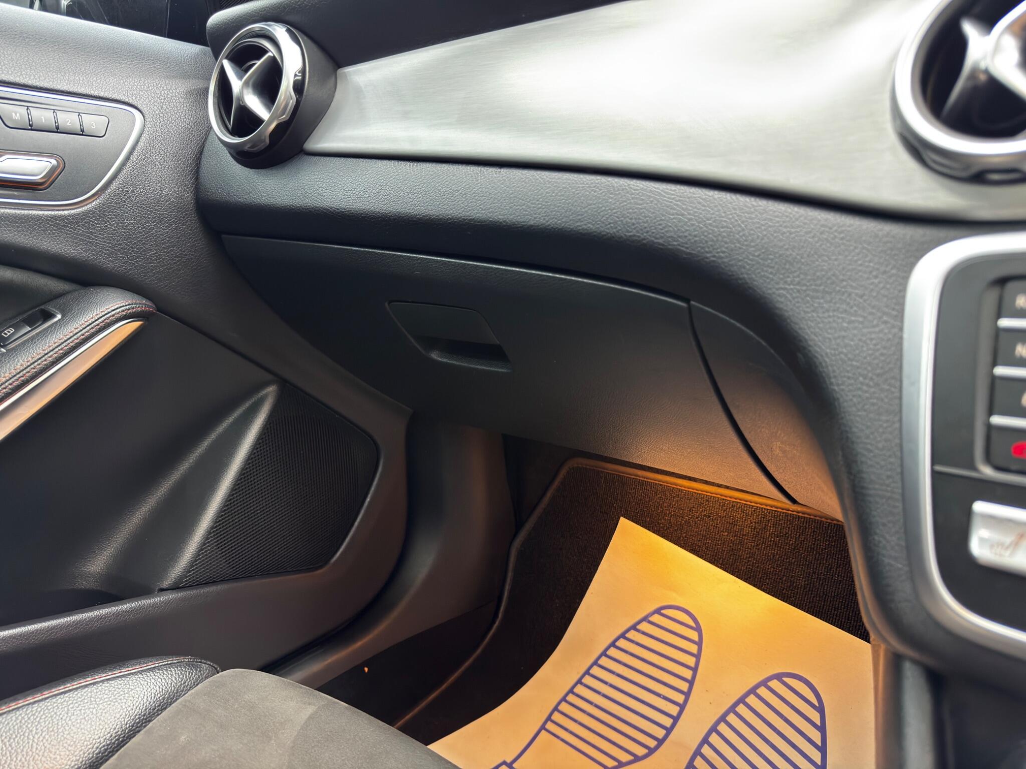 Mercedes-Benz GLA view 34